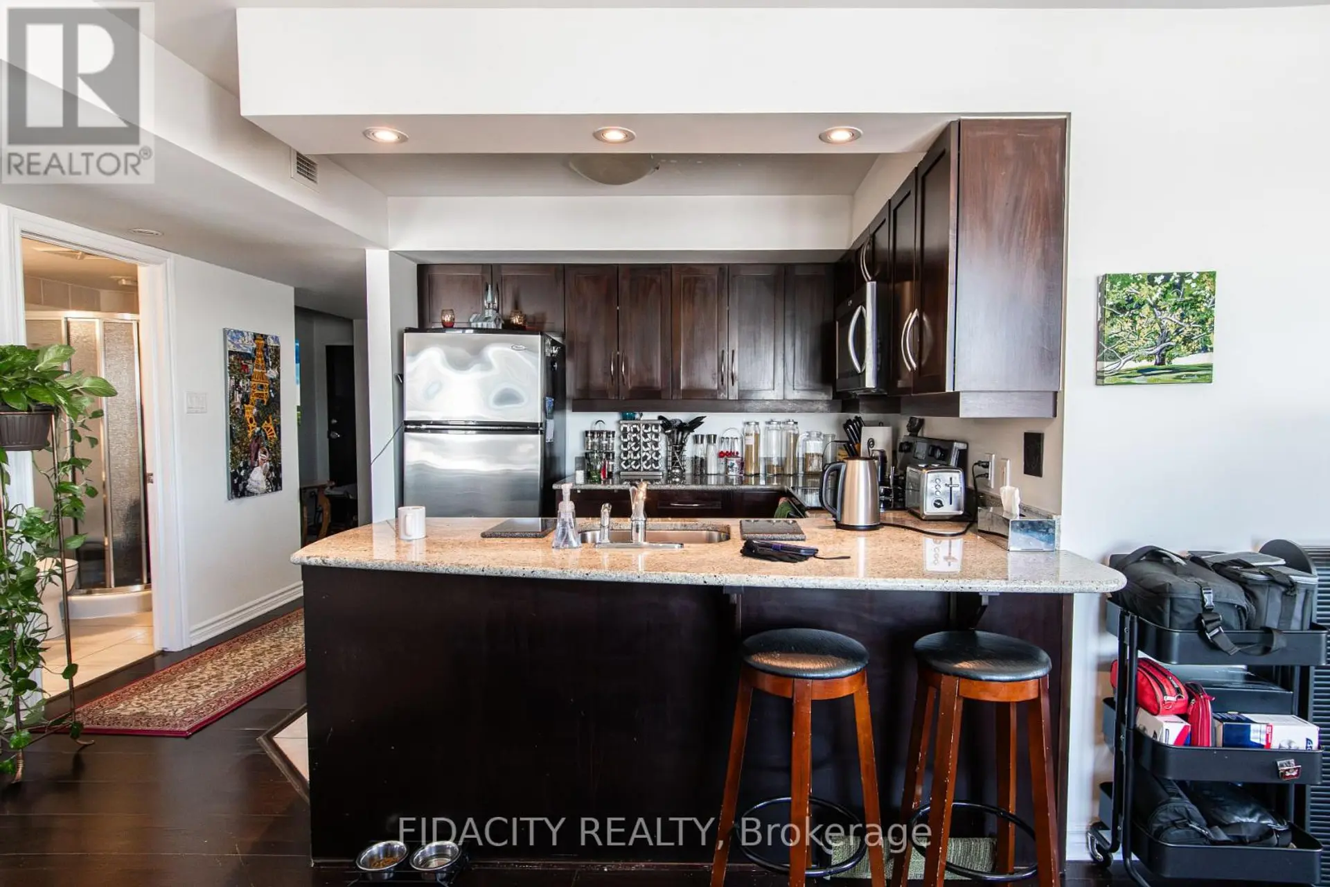#907 314 CENTRAL PARK DRIVE - Image 3