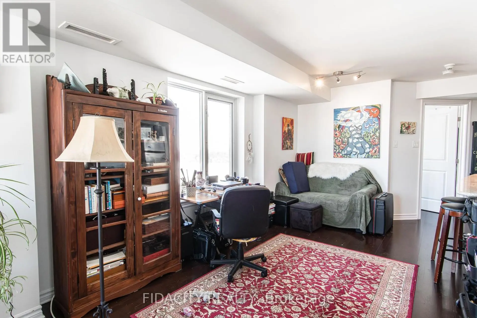 #907 314 CENTRAL PARK DRIVE - Image 5
