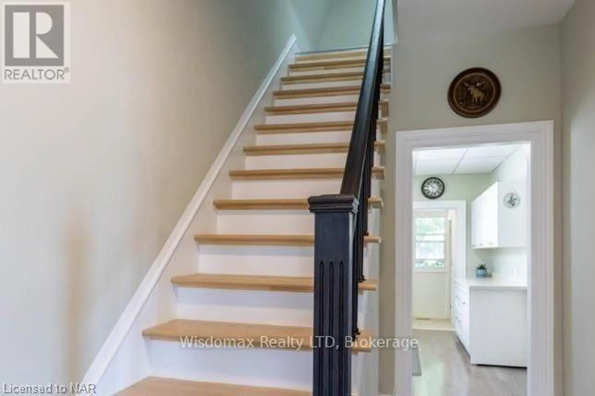 4466 FOURTH AVENUE - Image 13