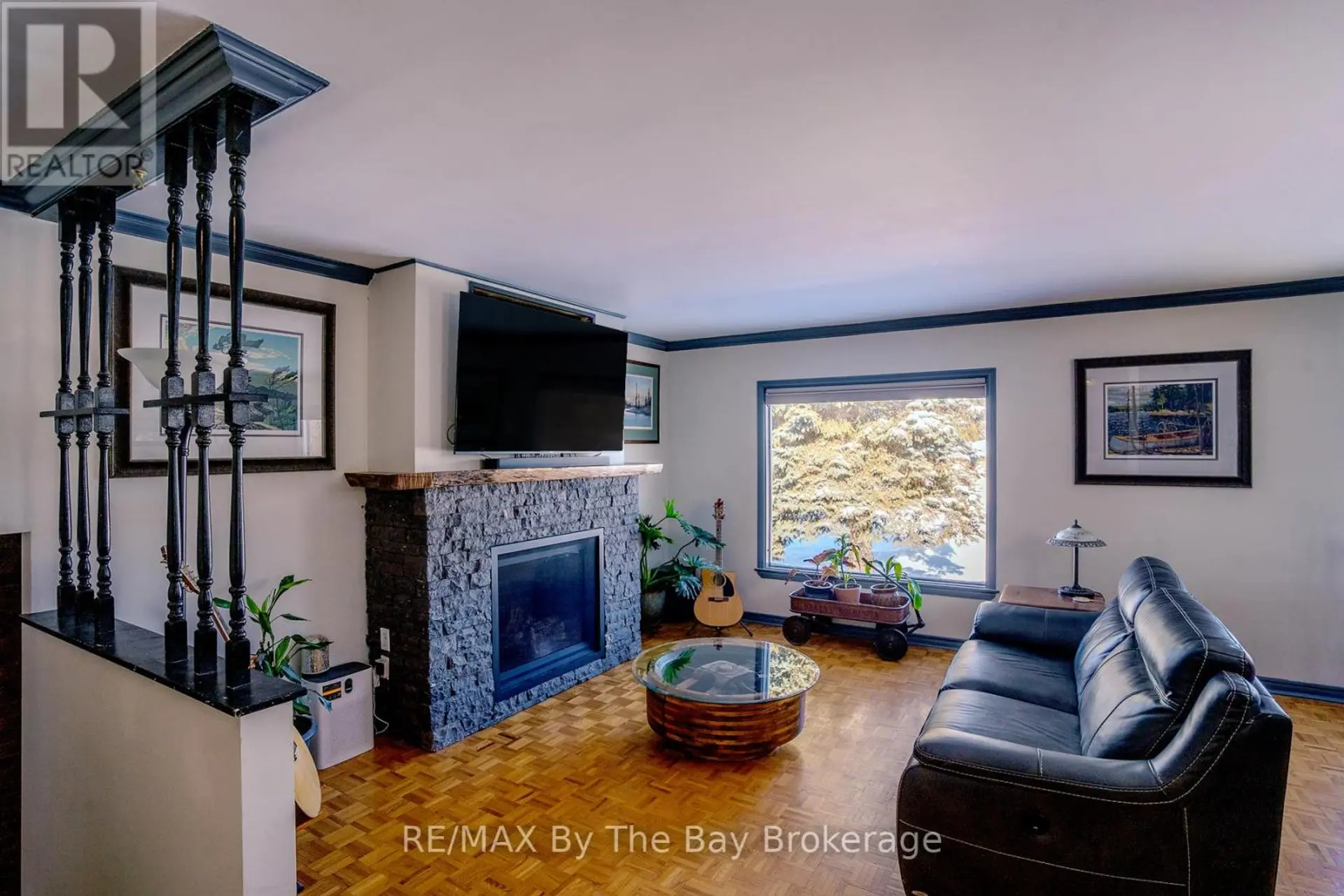 247 SIMCOE STREET - Image 4