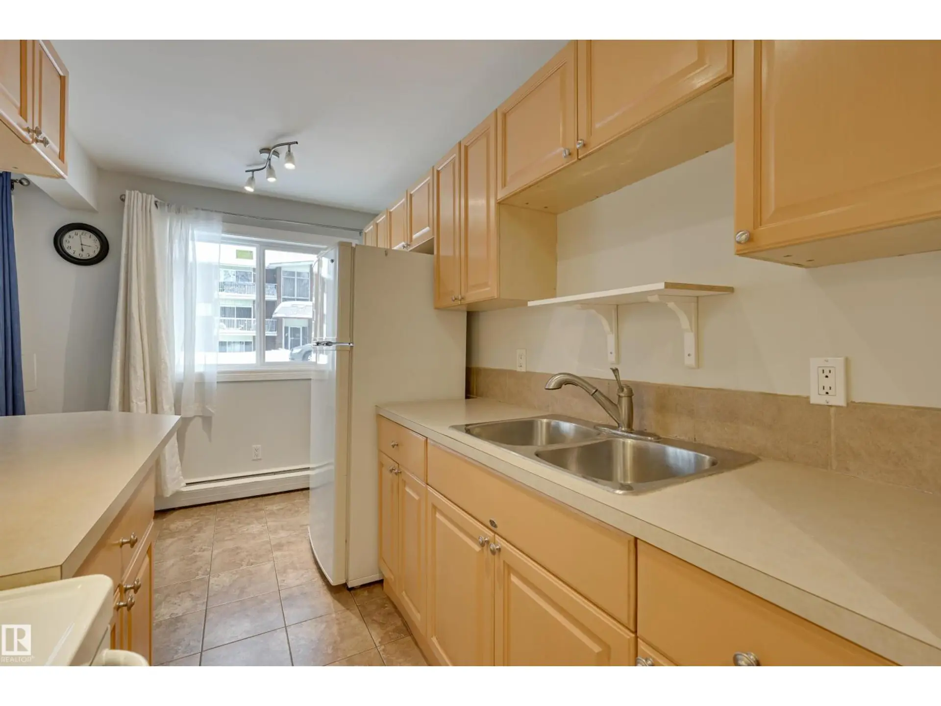 #105 10621 79 AV NW - Image 12
