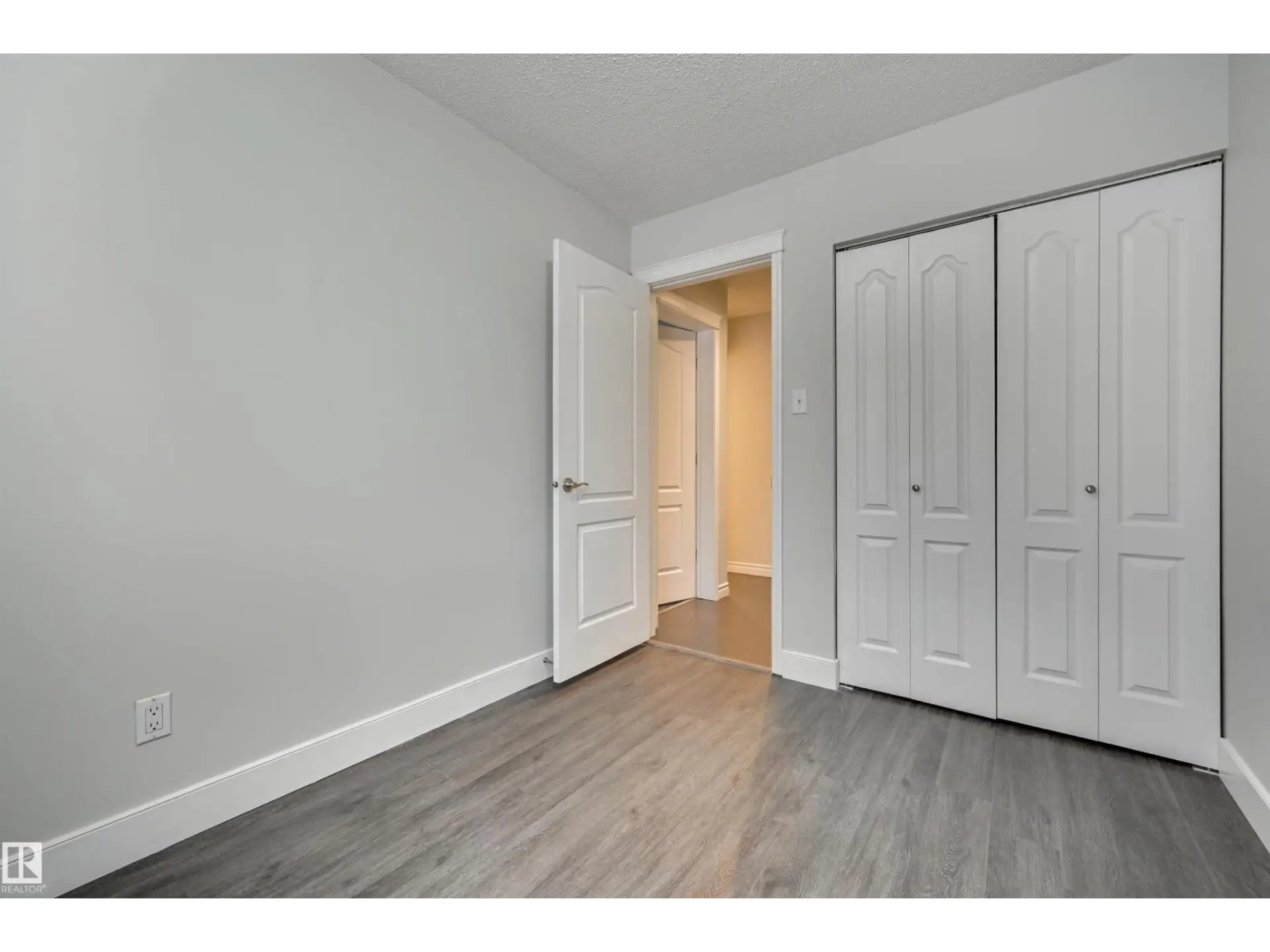 #105 10621 79 AV NW - Image 17