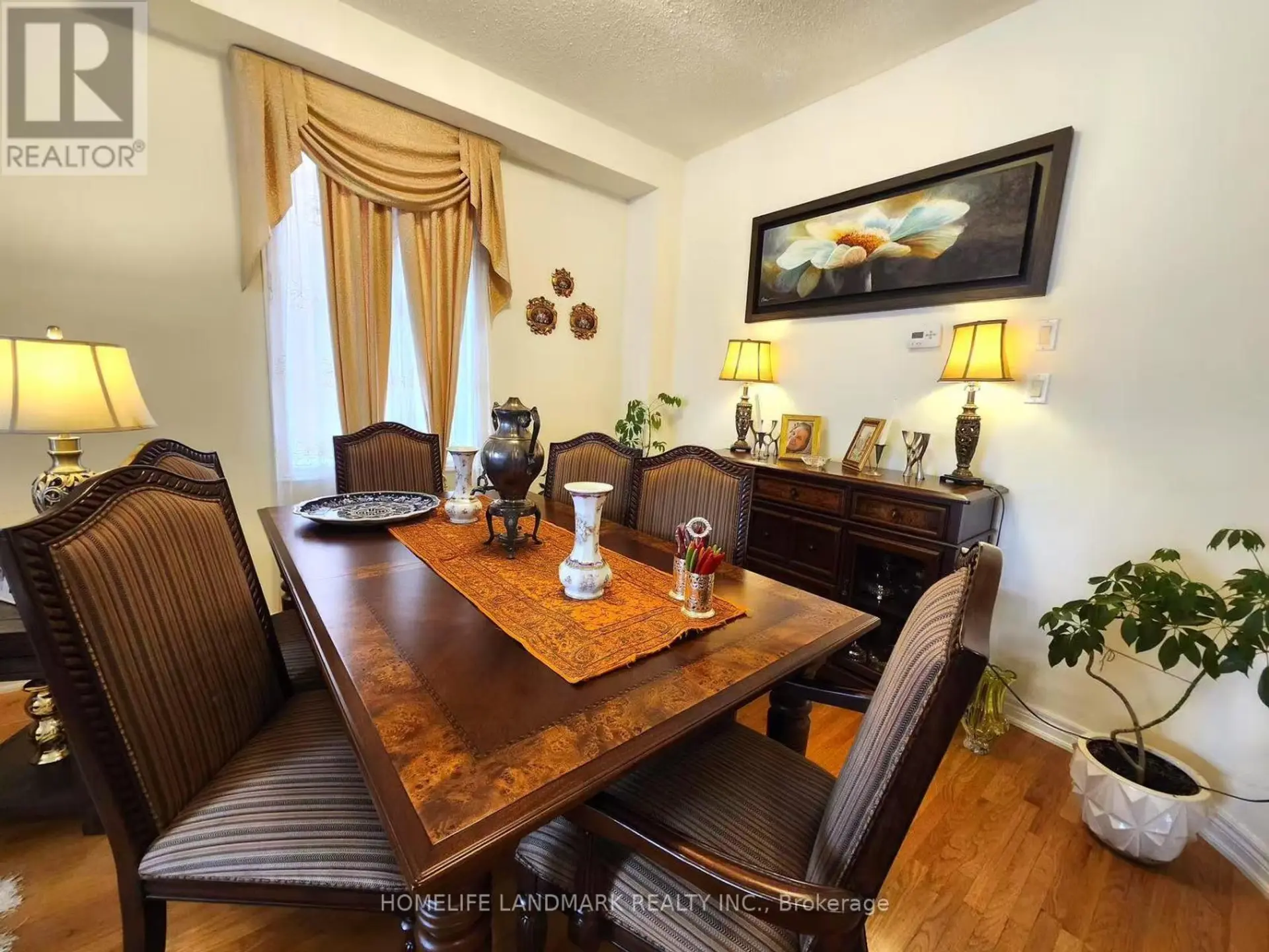 25 LORD  NELSON COURT - Image 5