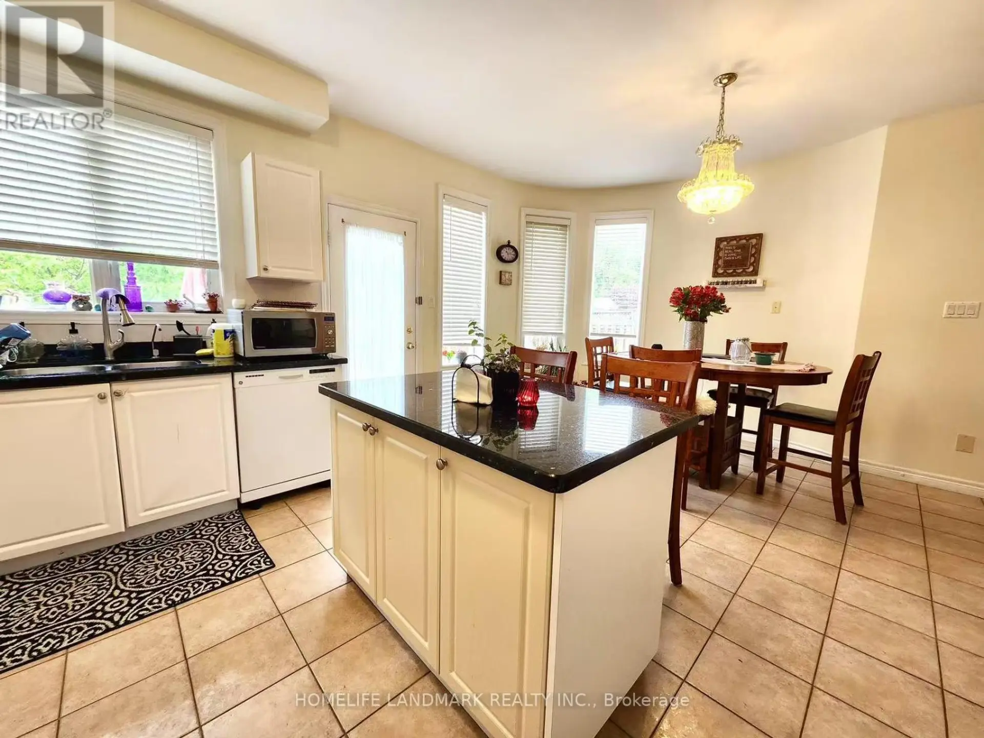 25 LORD  NELSON COURT - Image 6