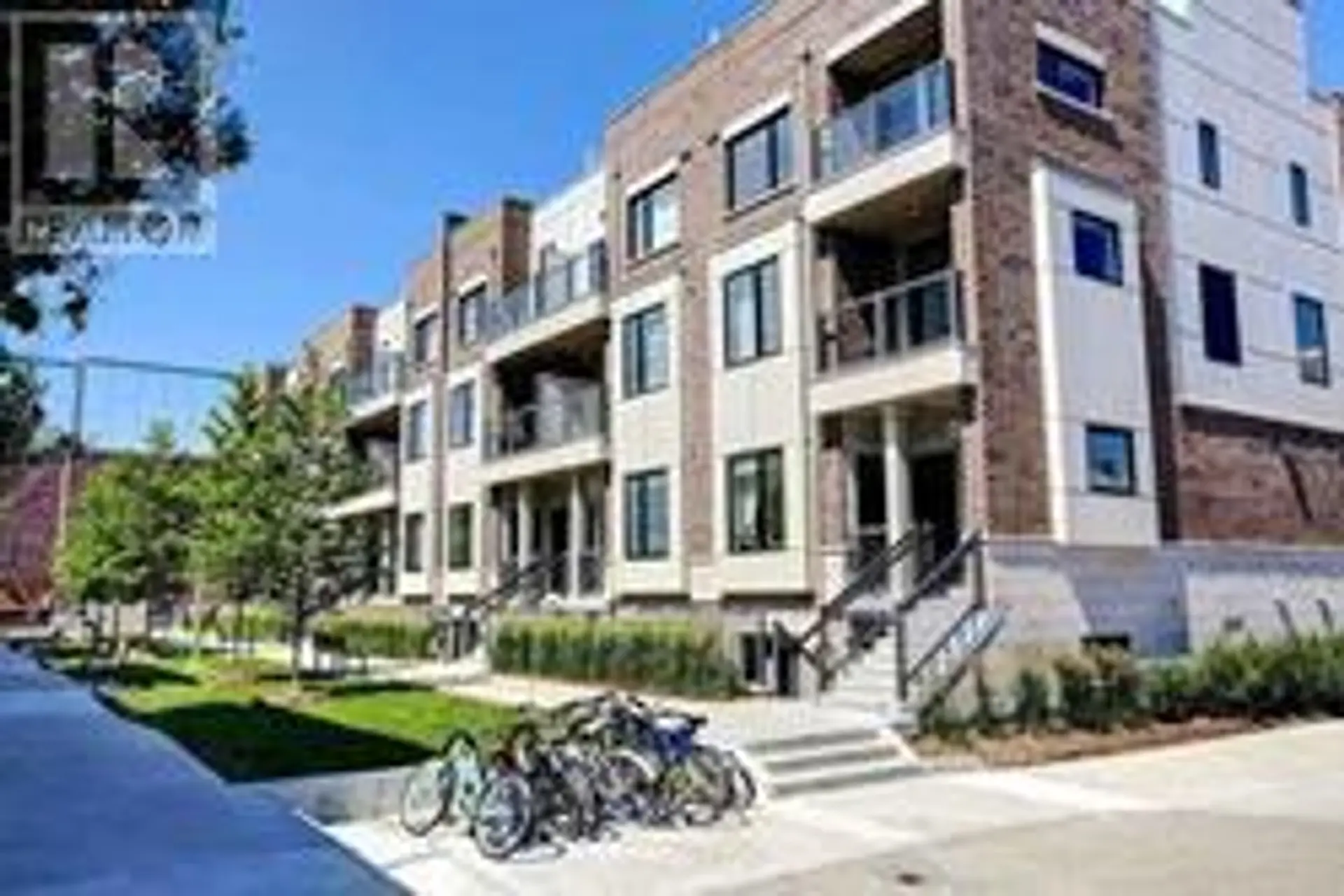 #311 6 DRUMMOND STREET - Image 2