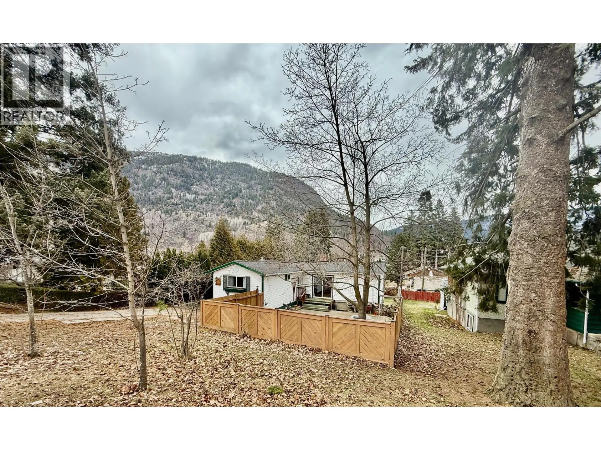 Property at 209 6th Avenue, Castlegar, BC