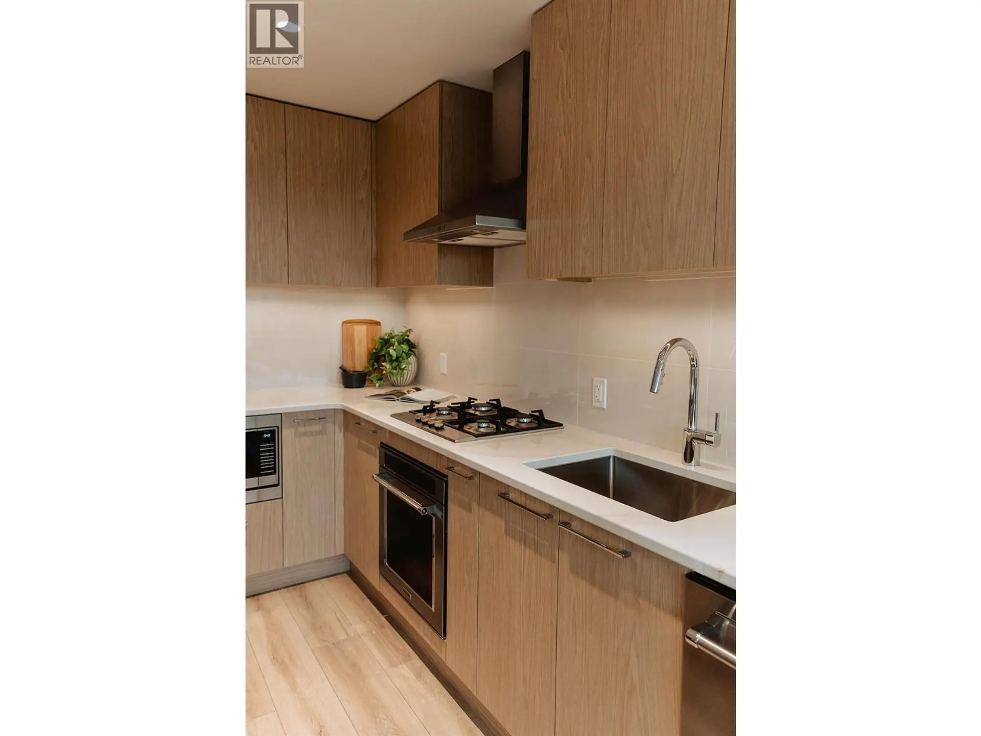 Property at #305 3051 ABBOTT STREET, Kelowna, BC