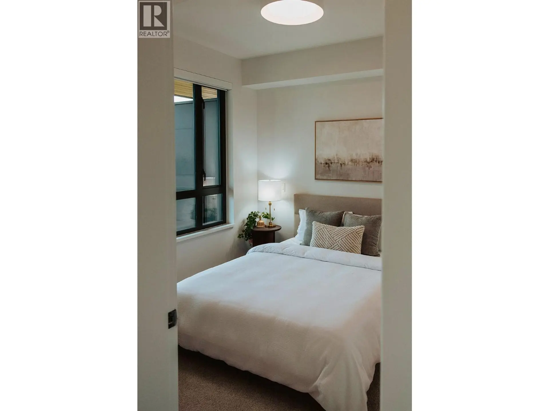 Property at #305 3051 ABBOTT STREET, Kelowna, BC