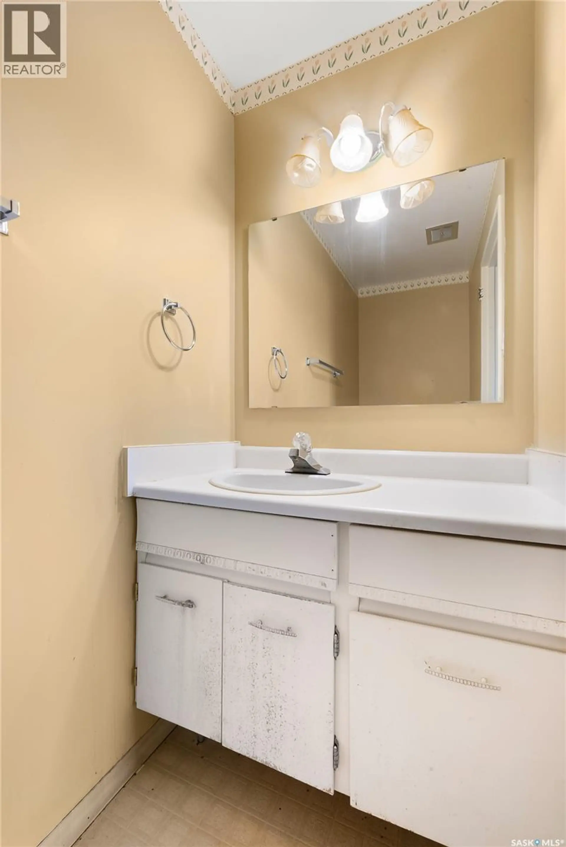 #304 4615 RAE STREET - Image 10