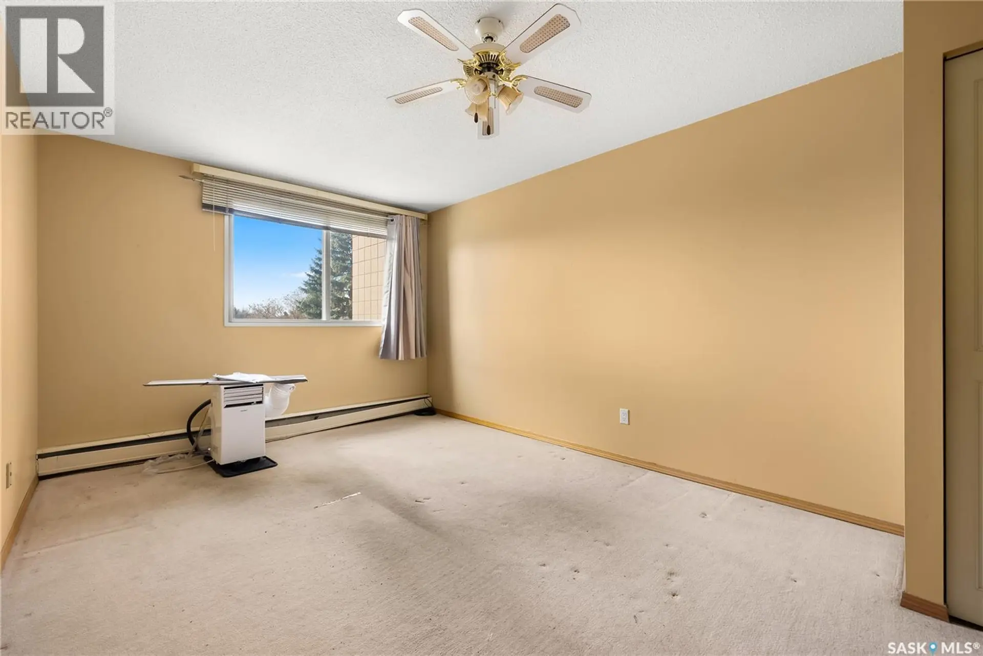 #304 4615 RAE STREET - Image 9