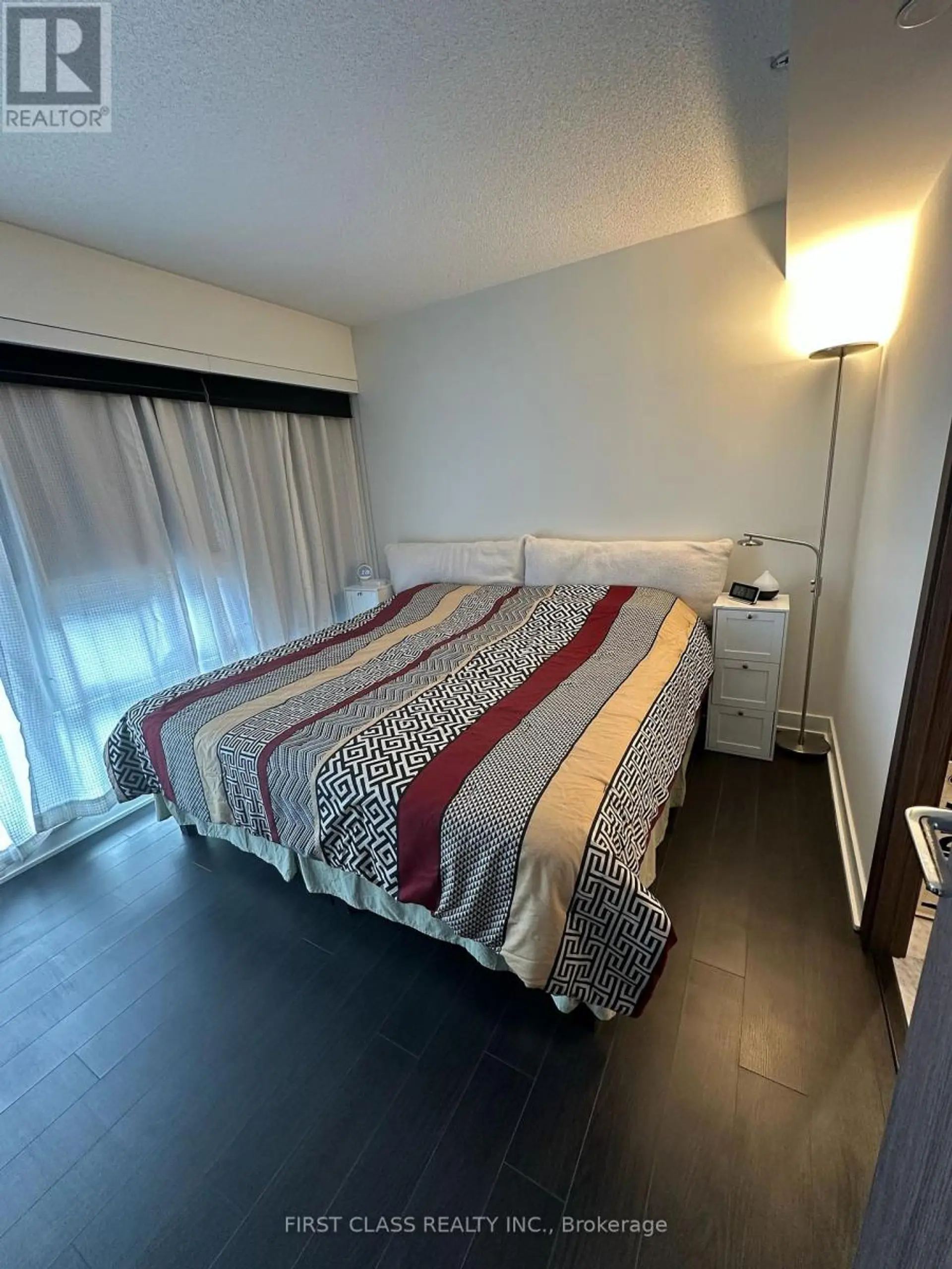 #1111 19 BATHURST STREET - Image 2