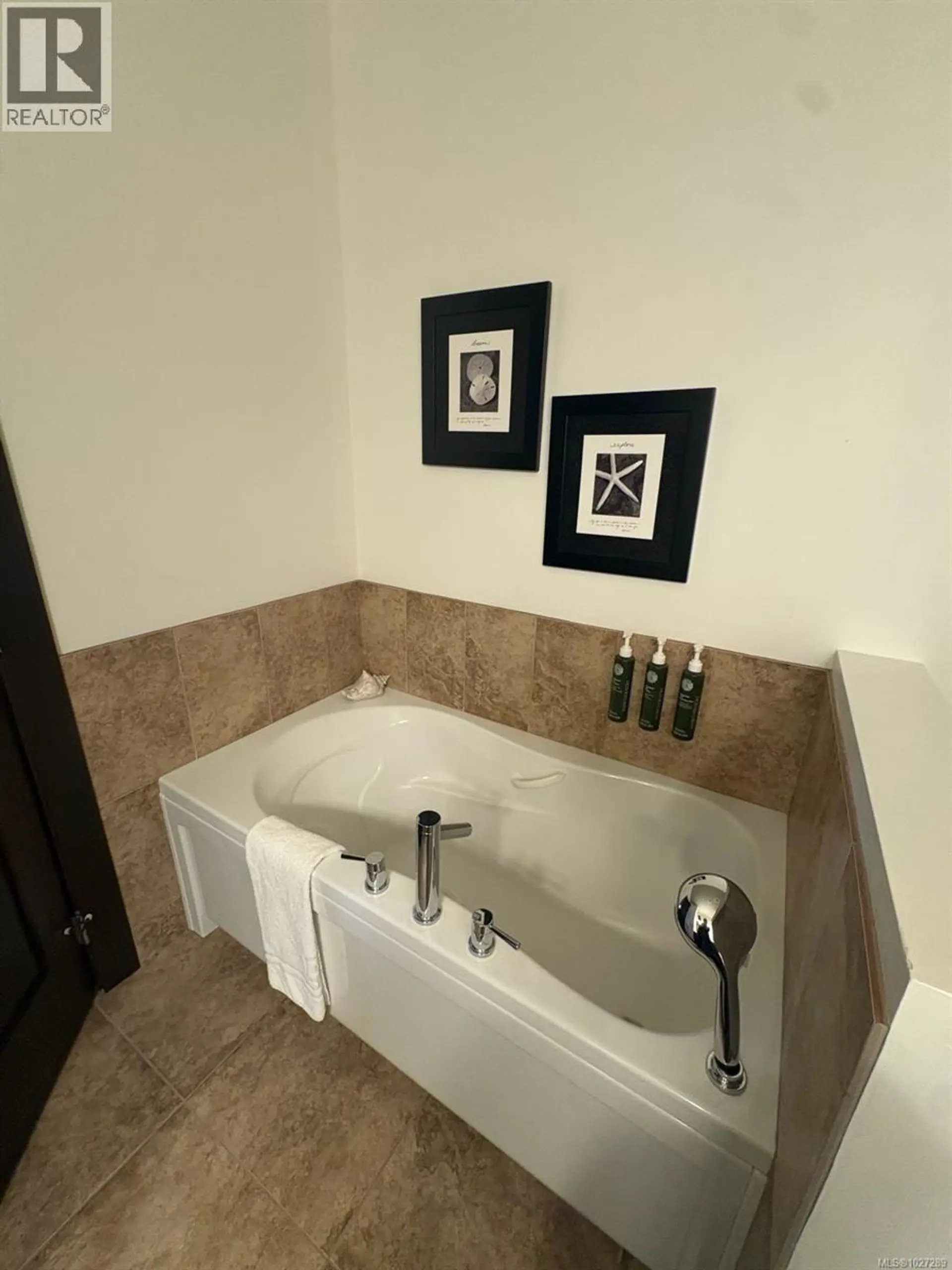 Property at #111 1175 RESORT DR, Parksville, BC