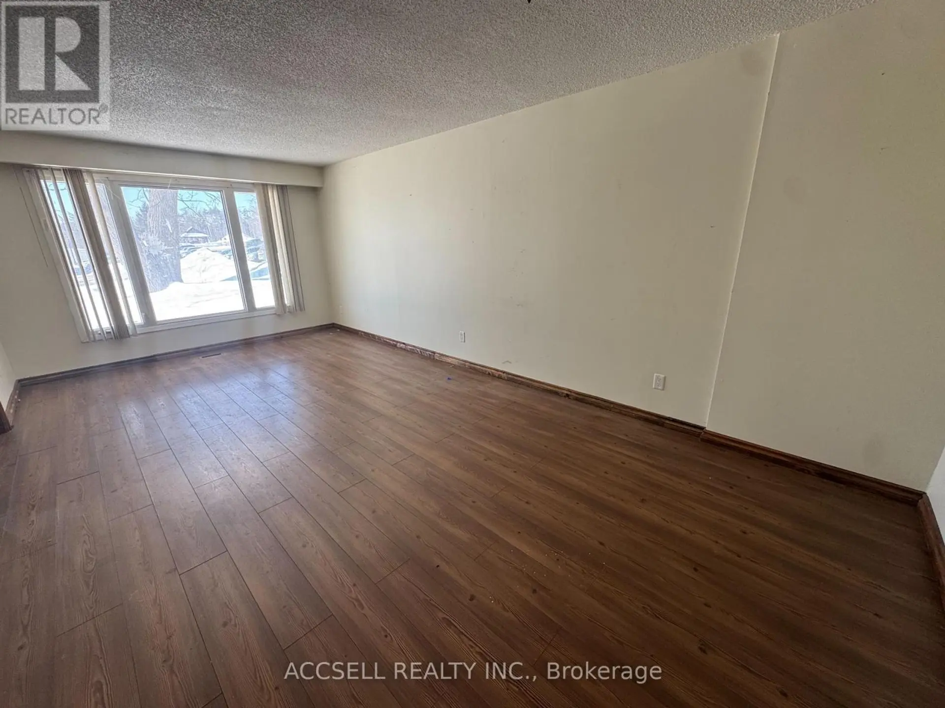187 TORONTO STREET - Image 4