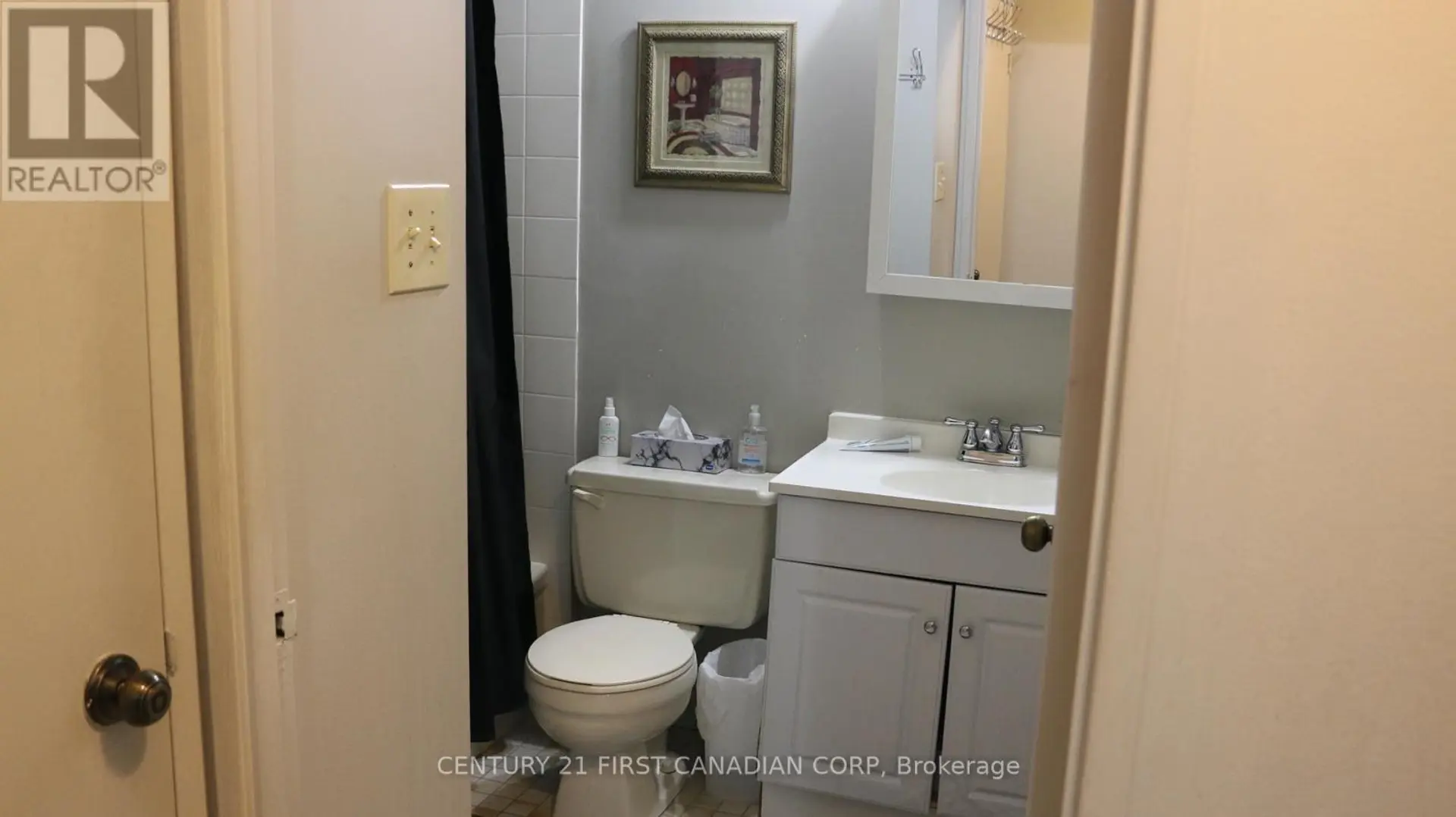 #207 600 GRENFELL DRIVE - Image 8