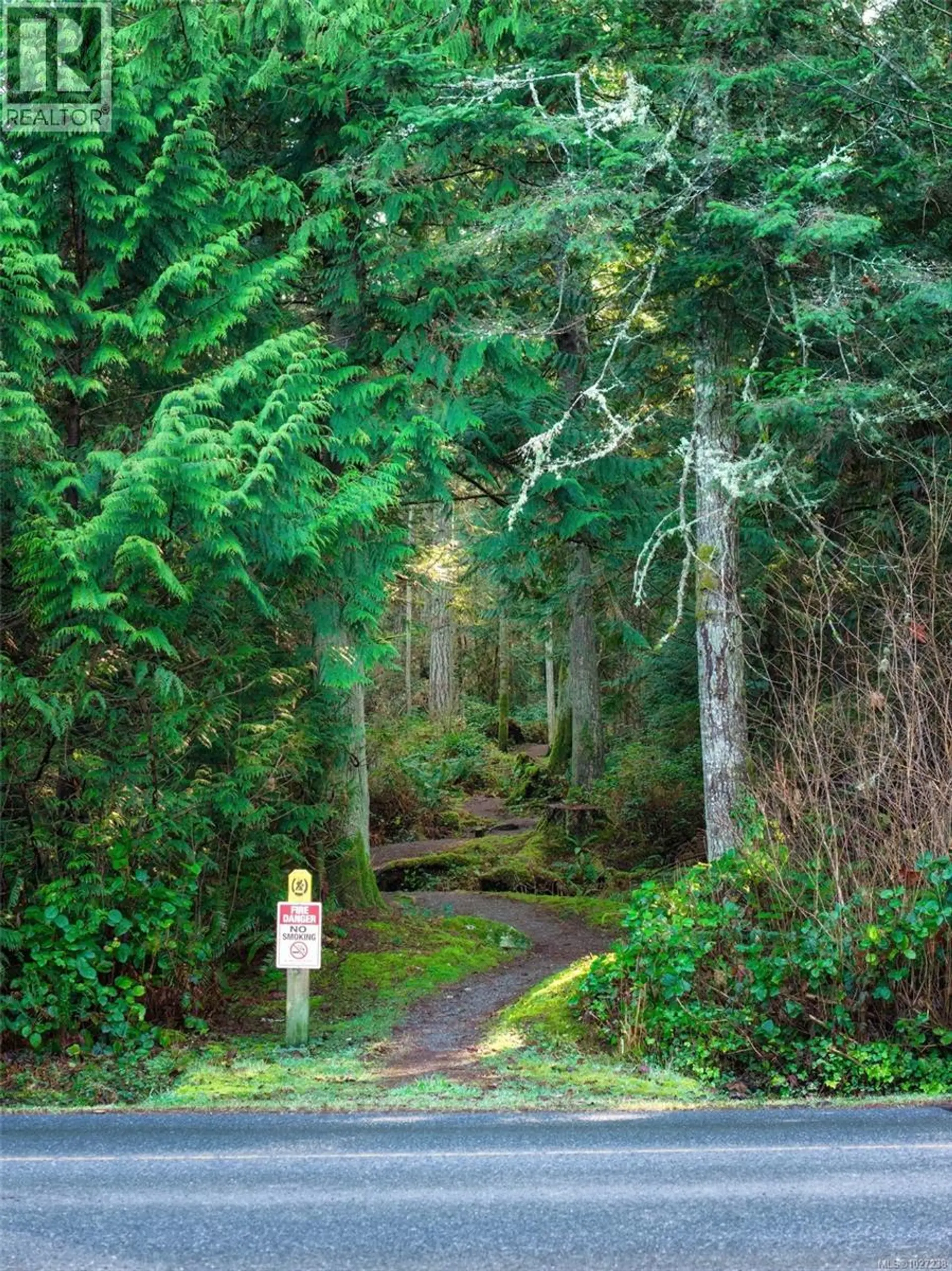 Property at 770 LANDS END RD, North Saanich, BC