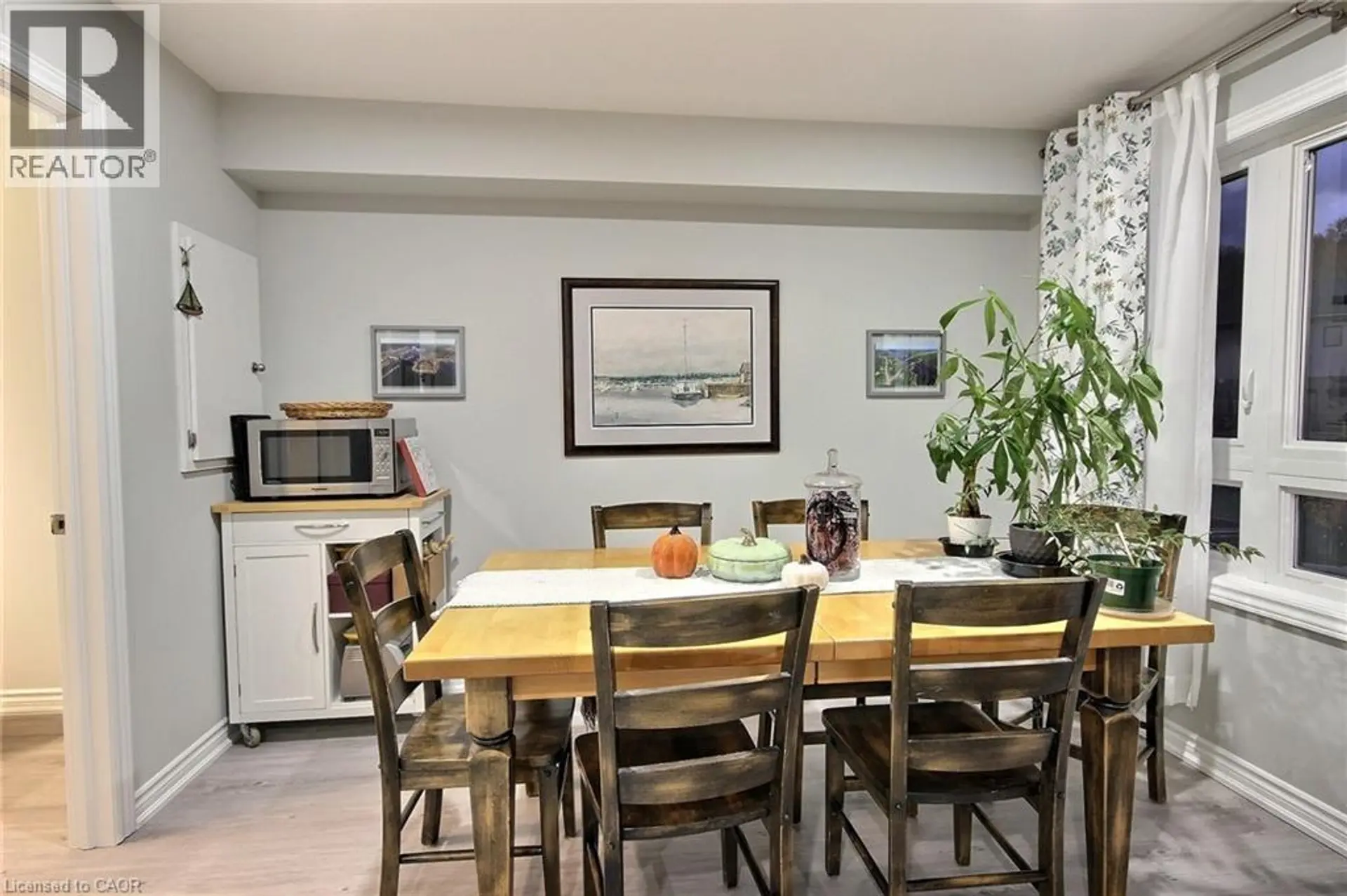 287 CHAPEL HILL Drive - Image 4