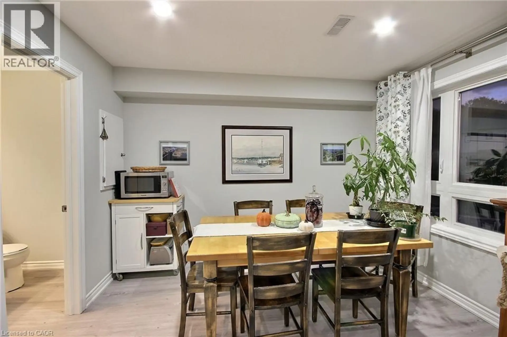 287 CHAPEL HILL Drive - Image 6