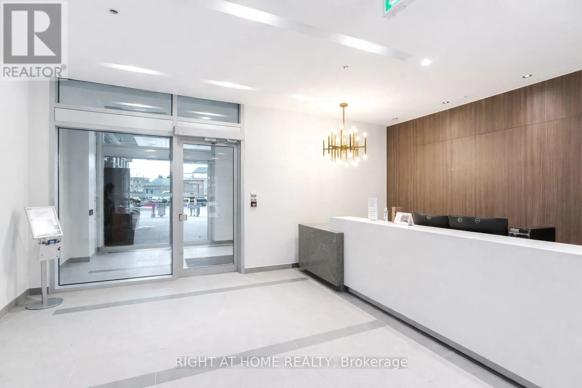 #418 1787 ST CLAIR AVENUE - Image 2