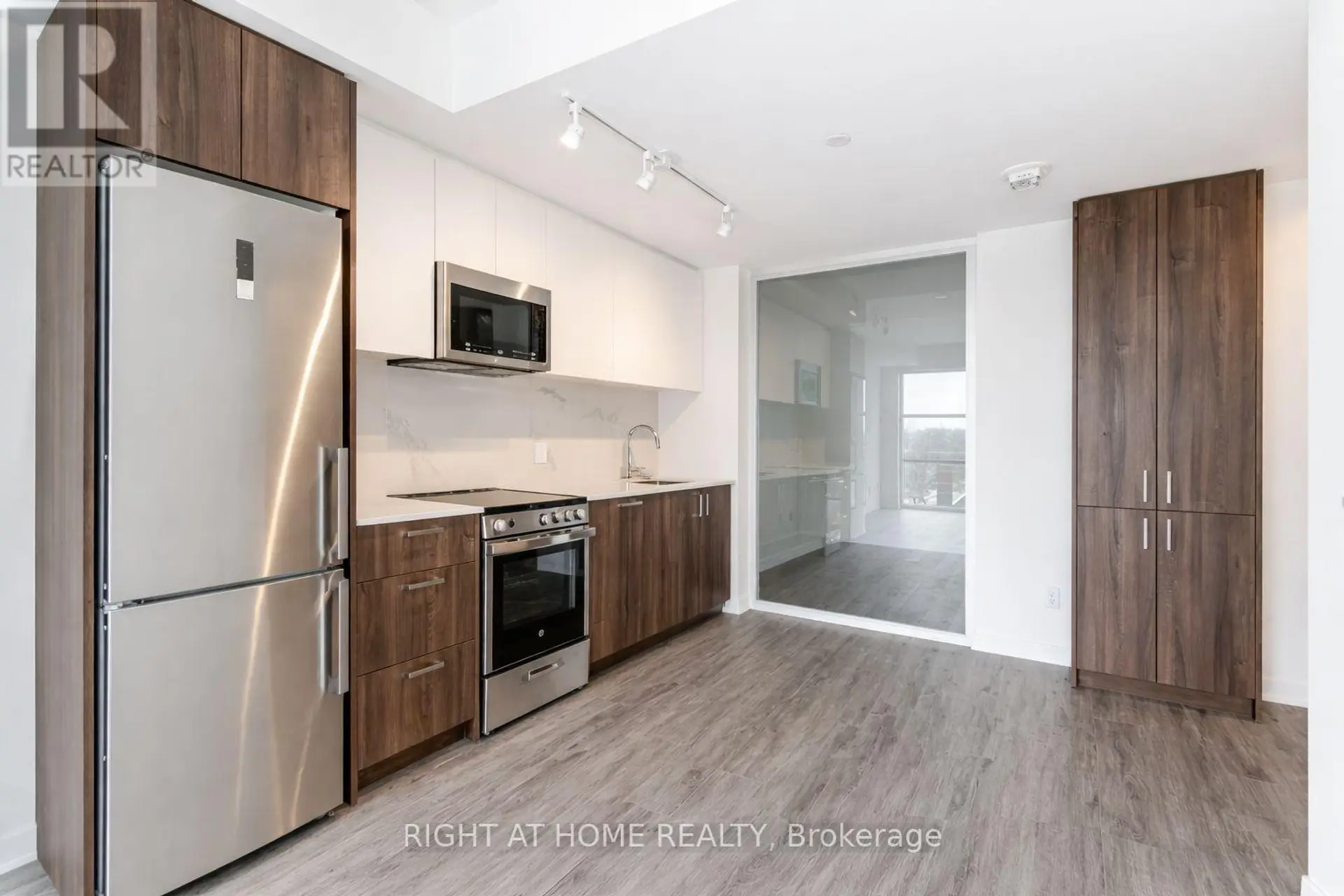 #418 1787 ST CLAIR AVENUE - Image 5