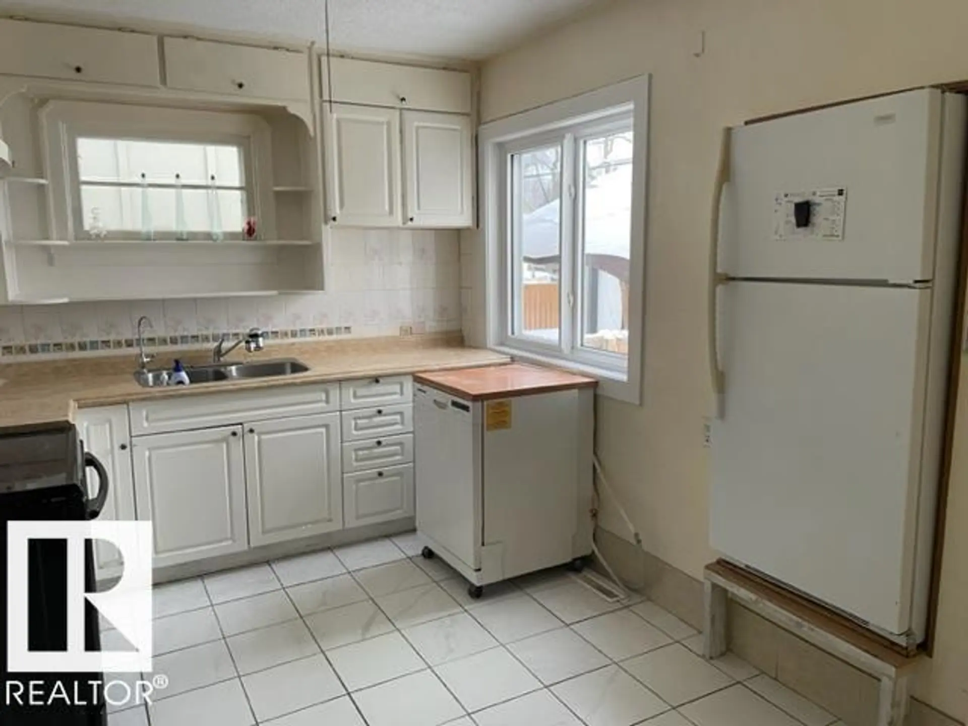 10917 96 ST NW - Image 6