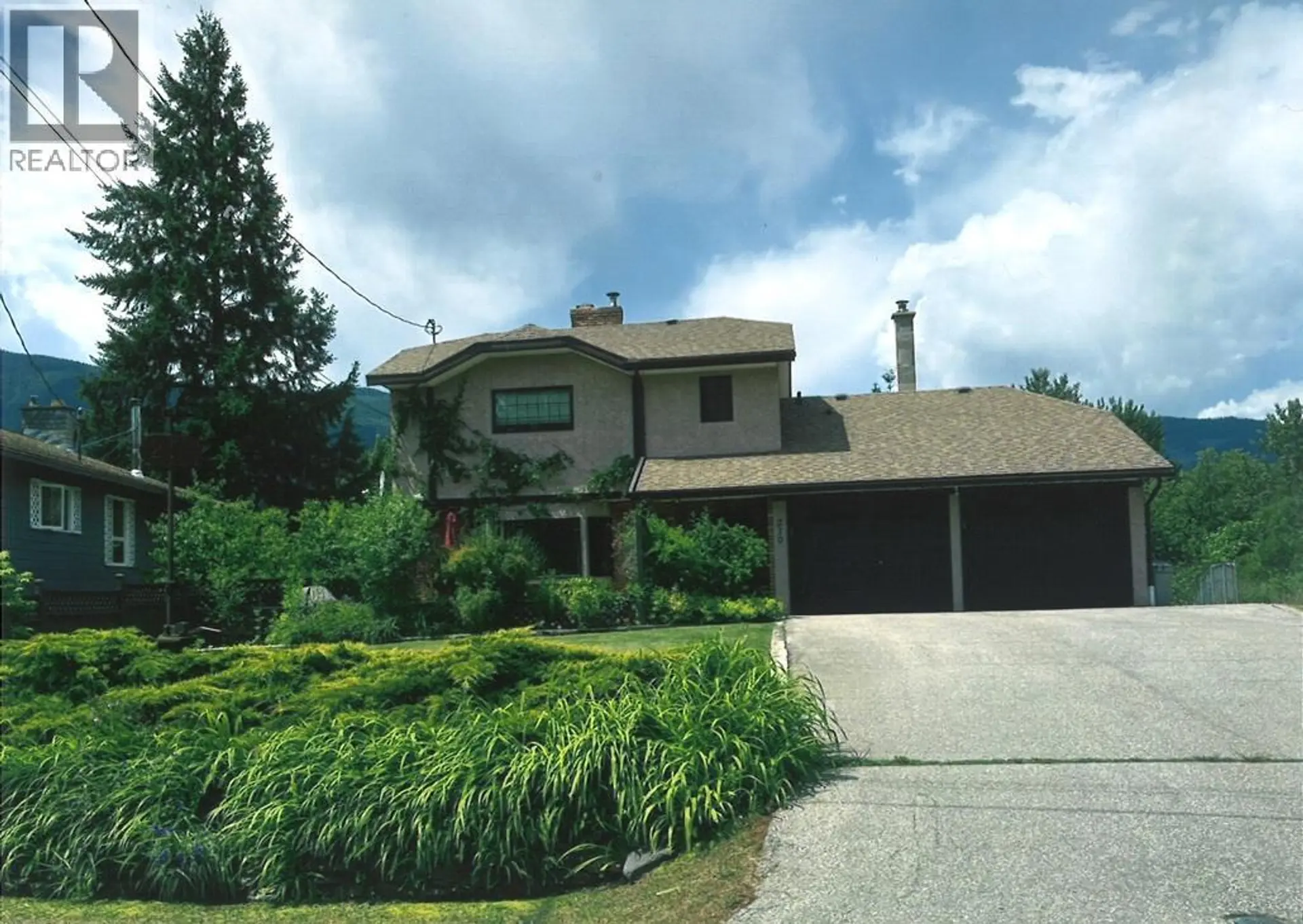 Property at 210 10th Avenue NW, Nakusp, BC