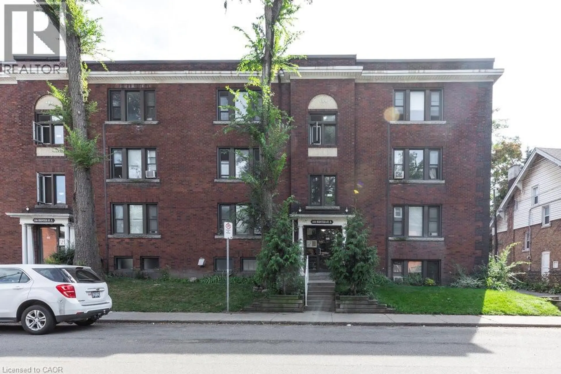 #1 352 HUNTER STREET E - Image 3