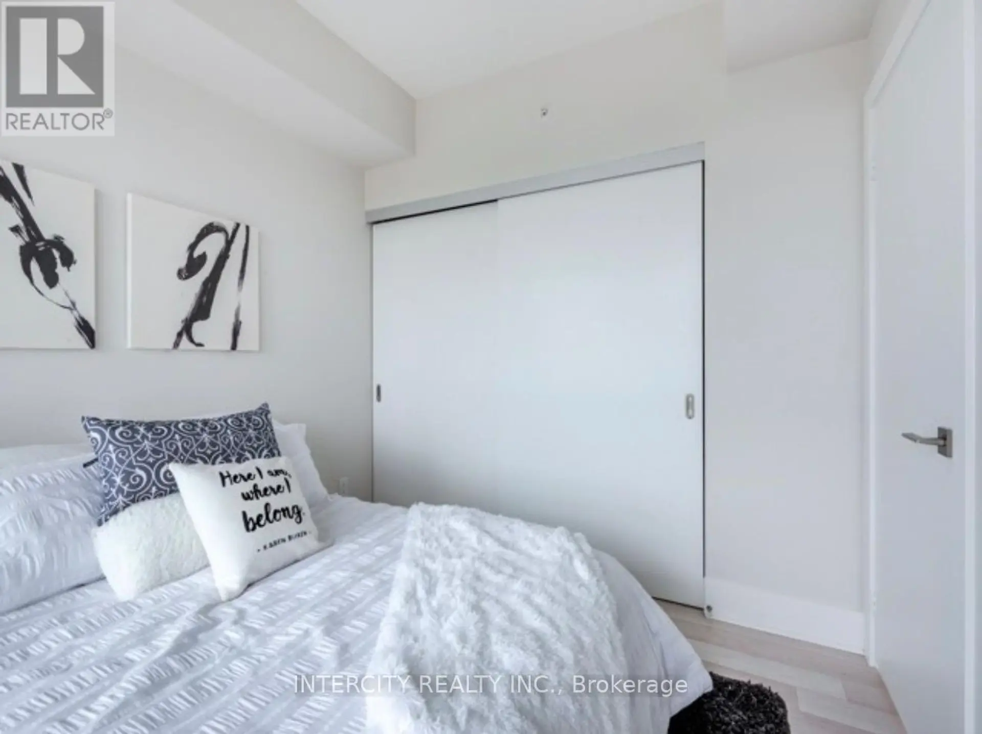 #1802 32 DAVENPORT ROAD - Image 11