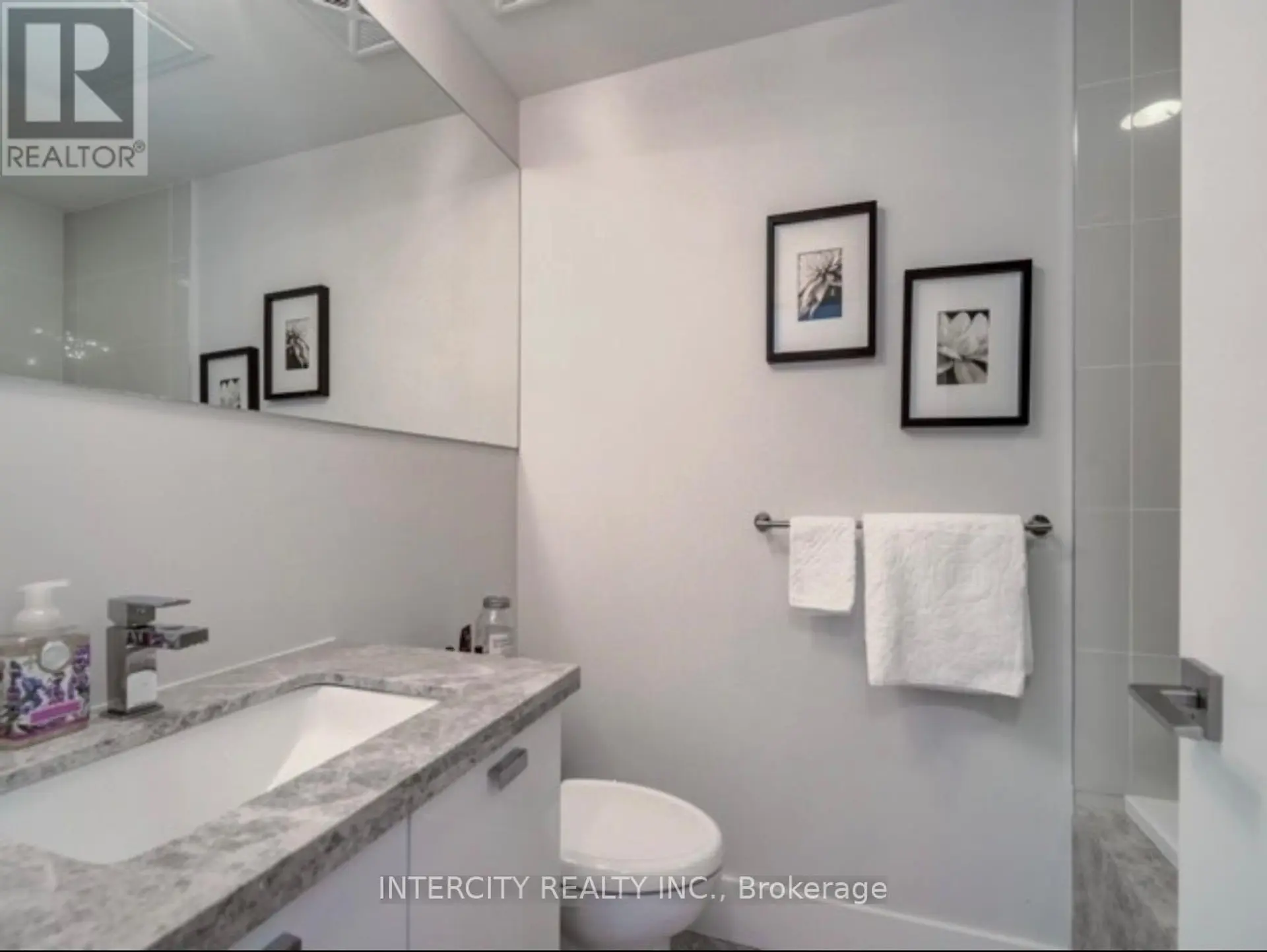#1802 32 DAVENPORT ROAD - Image 12