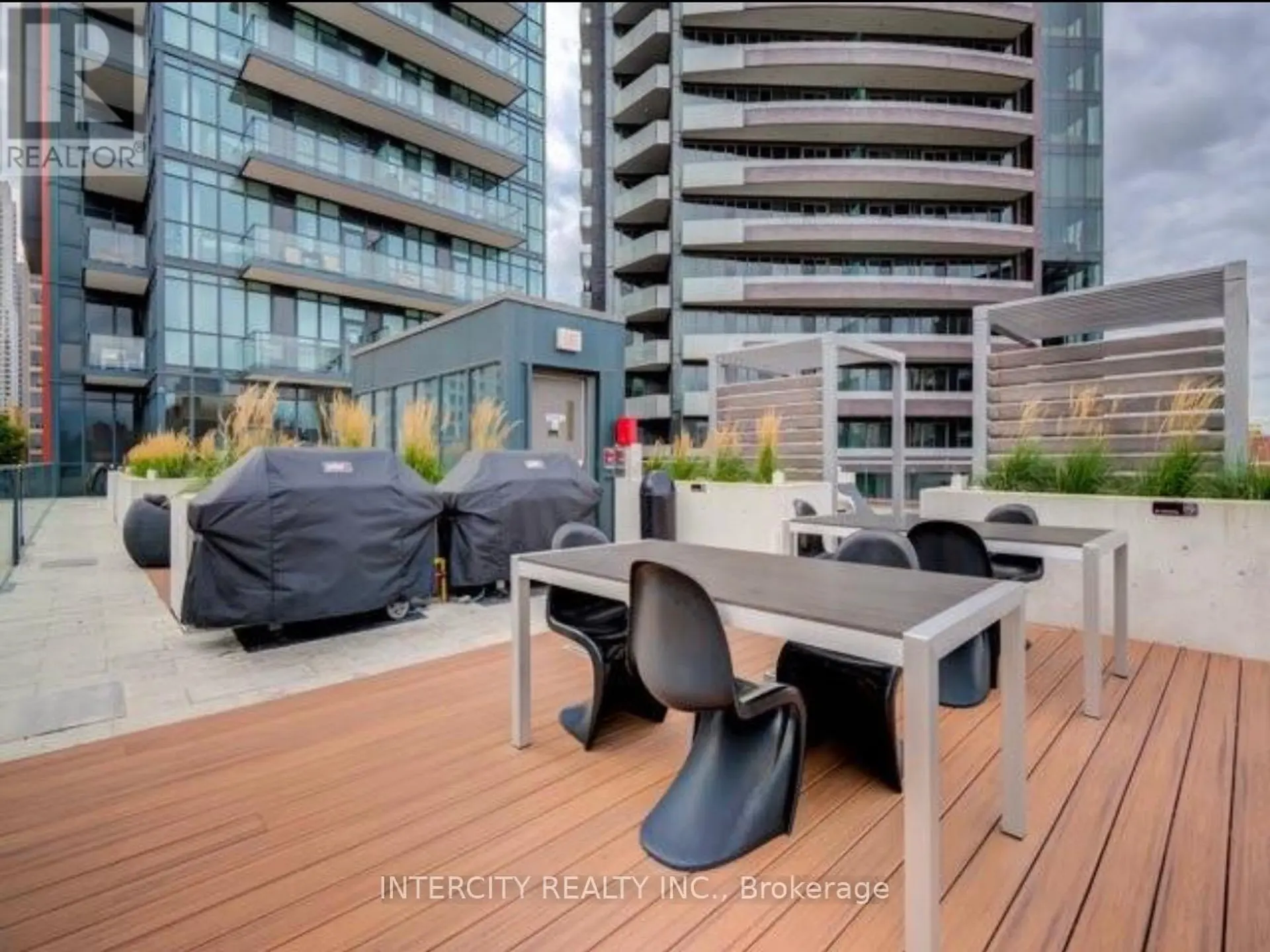 #1802 32 DAVENPORT ROAD - Image 18