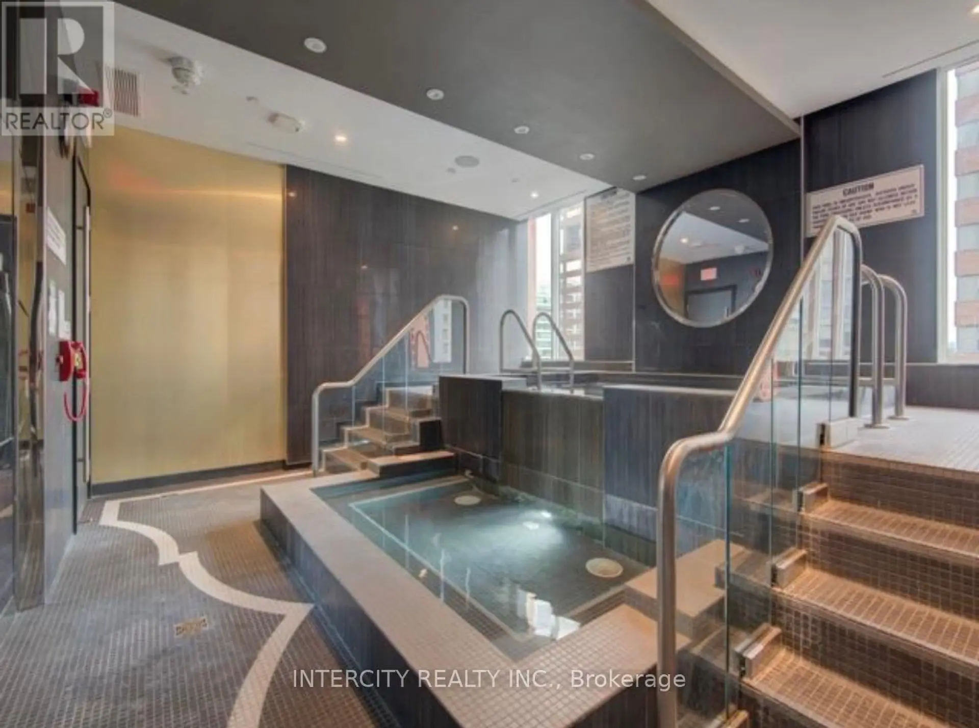 #1802 32 DAVENPORT ROAD - Image 19