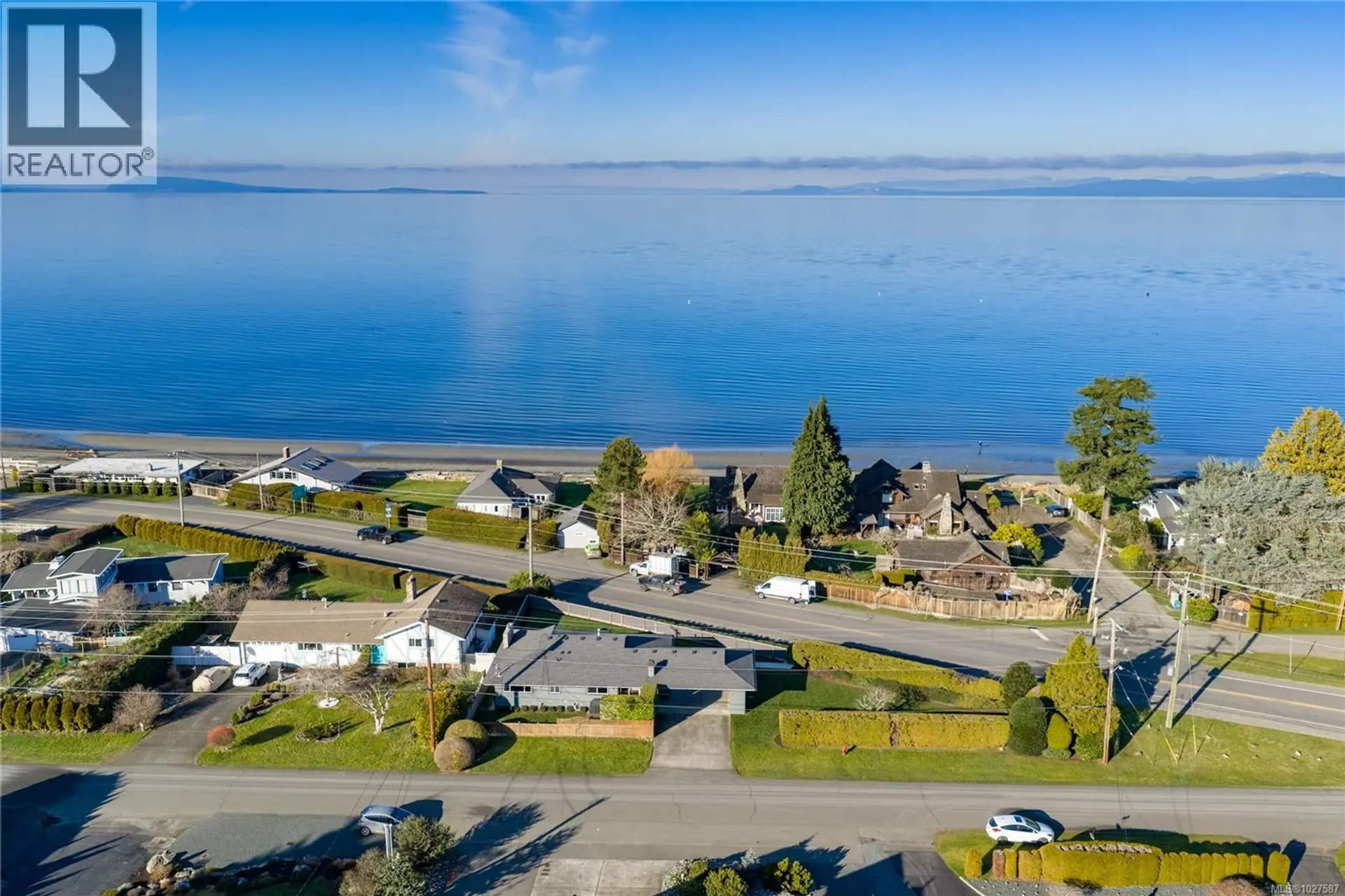 Property at 245 Elizabeth Ave, Qualicum Beach, BC