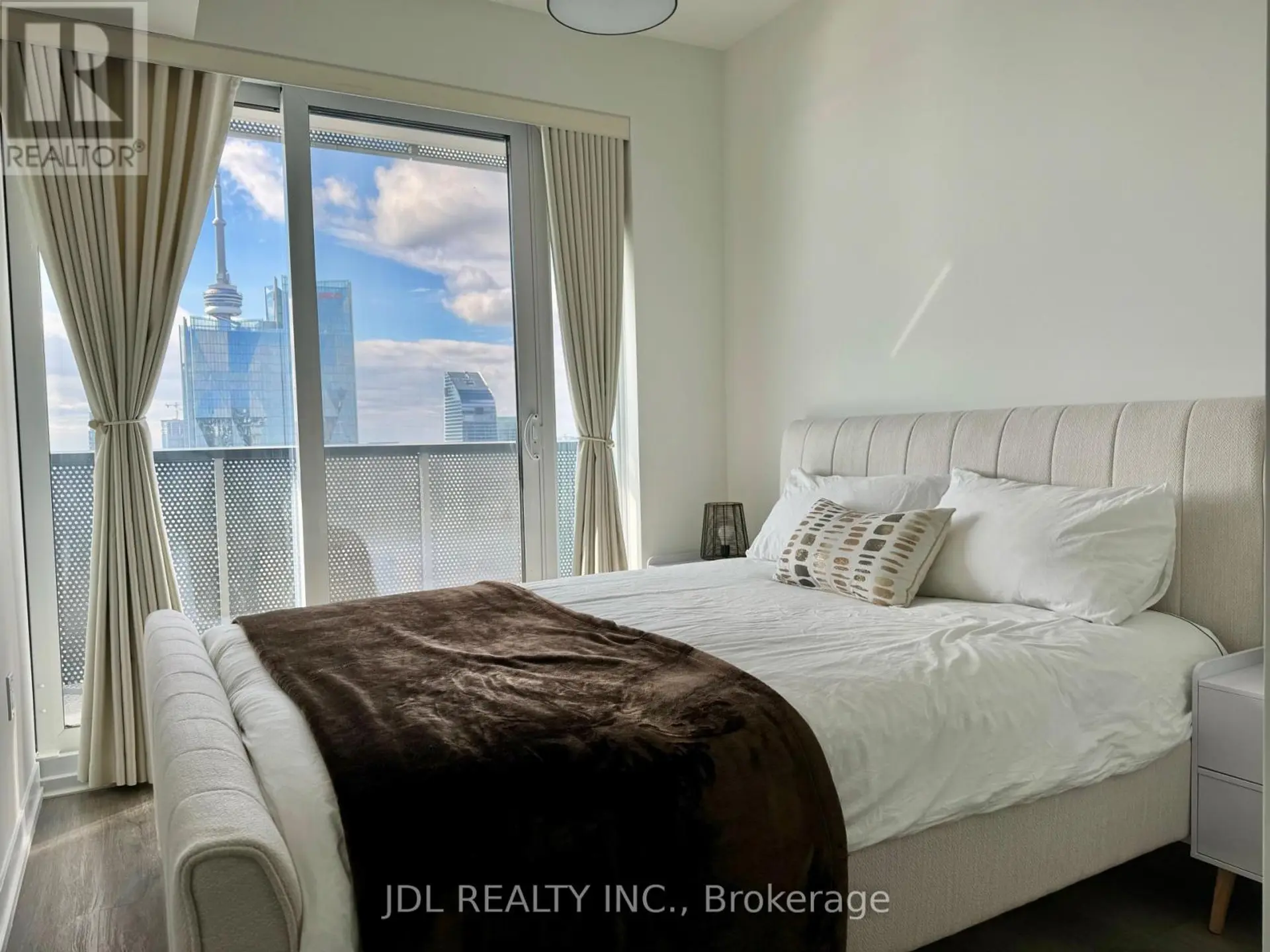 #5811 55 COOPER STREET - Image 10
