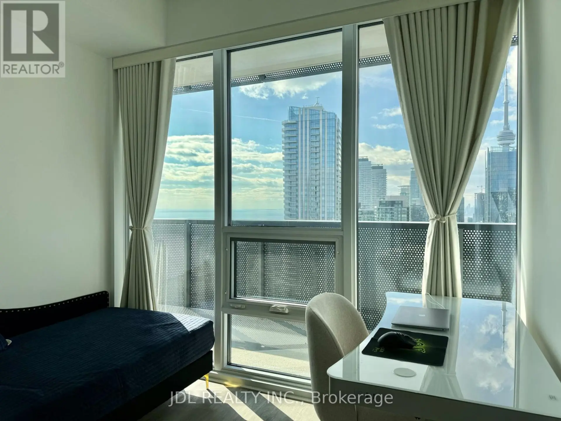 #5811 55 COOPER STREET - Image 9