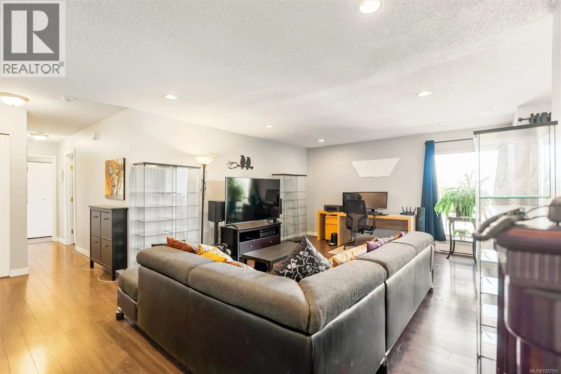 Property at #301 1725 CEDAR HILL CROSS RD, Saanich, BC