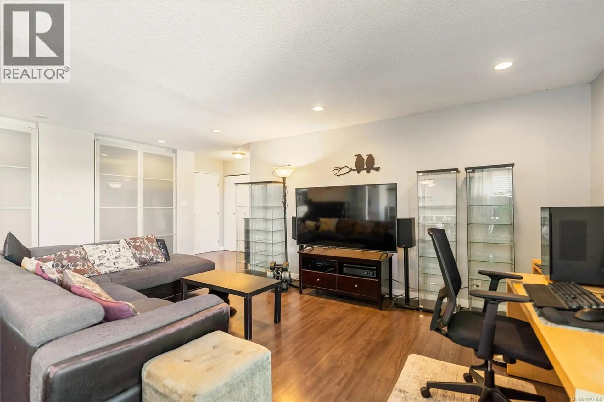 Property at #301 1725 CEDAR HILL CROSS RD, Saanich, BC