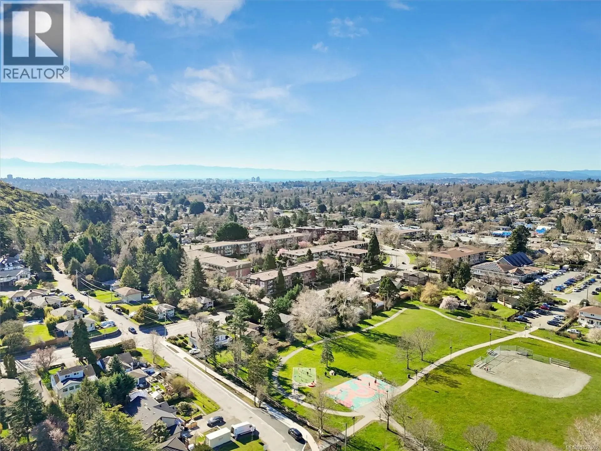 Property at #301 1725 CEDAR HILL CROSS RD, Saanich, BC