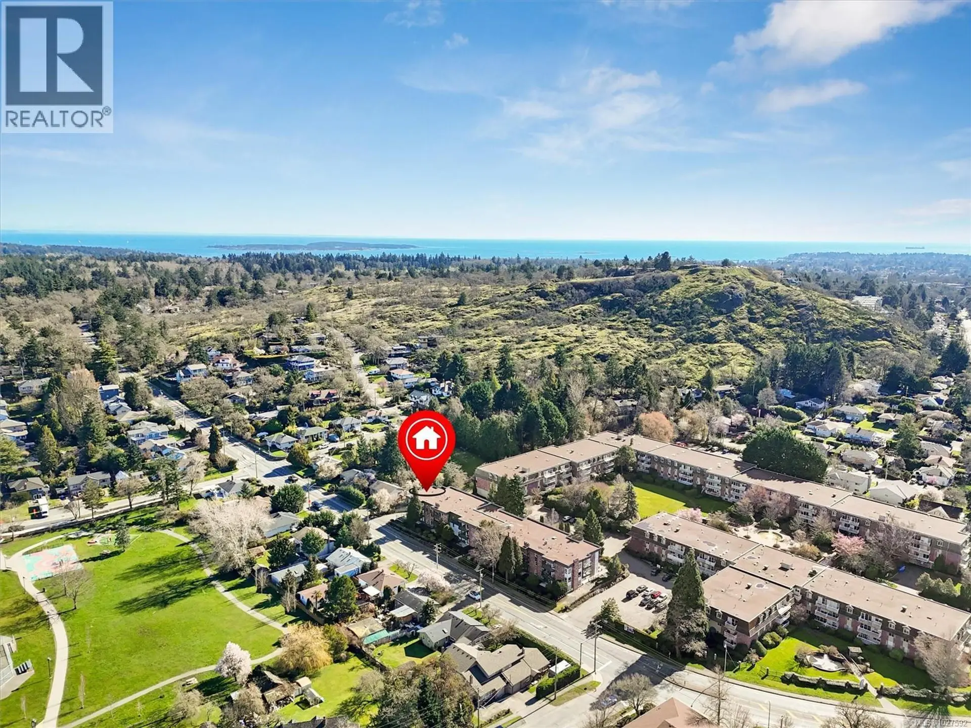 Property at #301 1725 CEDAR HILL CROSS RD, Saanich, BC