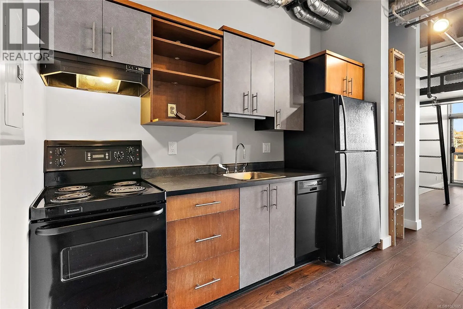 Property at #407 1061 FORT ST, Victoria, BC