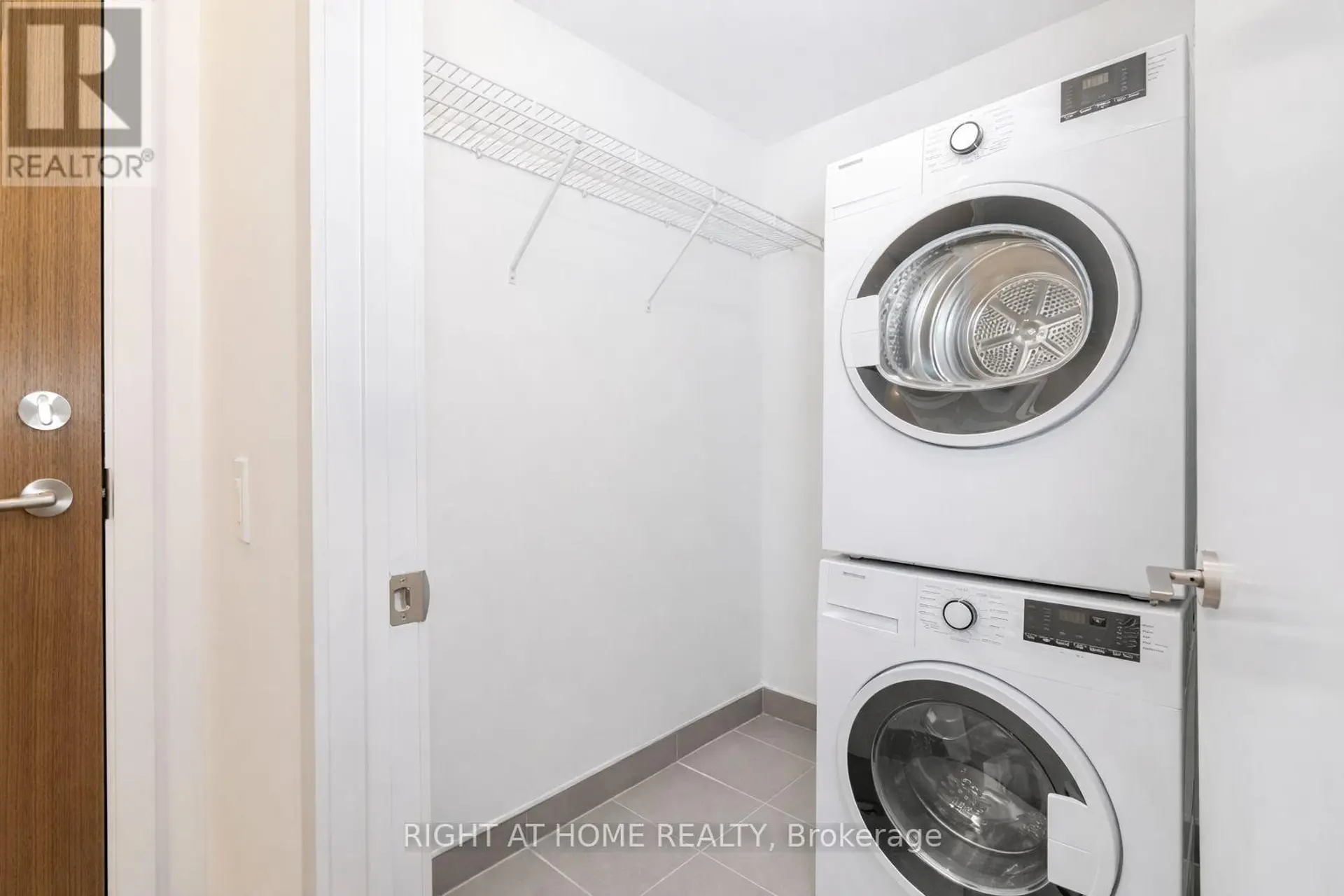 #418 1787 ST CLAIR AVENUE - Image 15