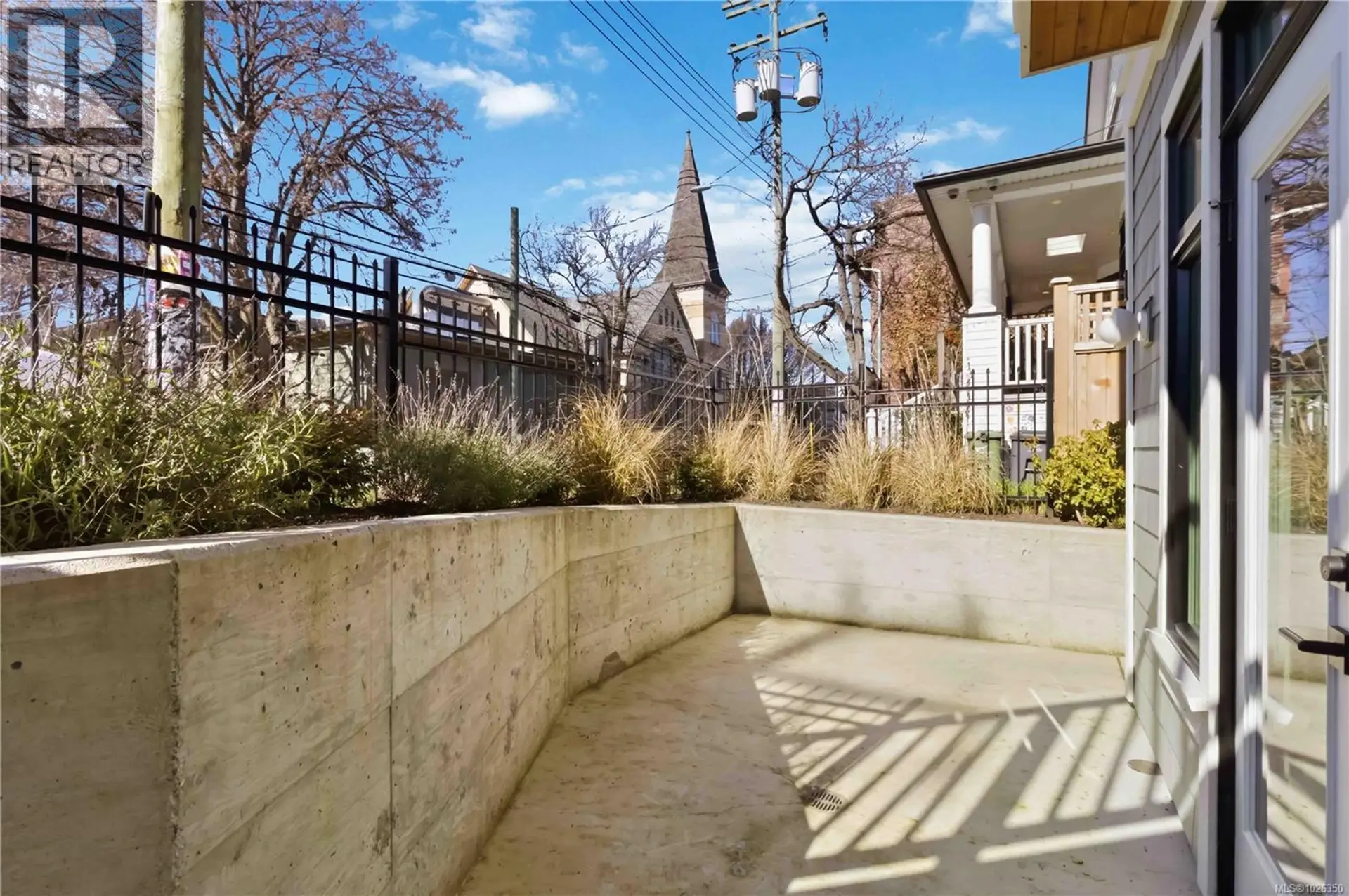 Property at #1 1915 FERNWOOD RD, Victoria, BC