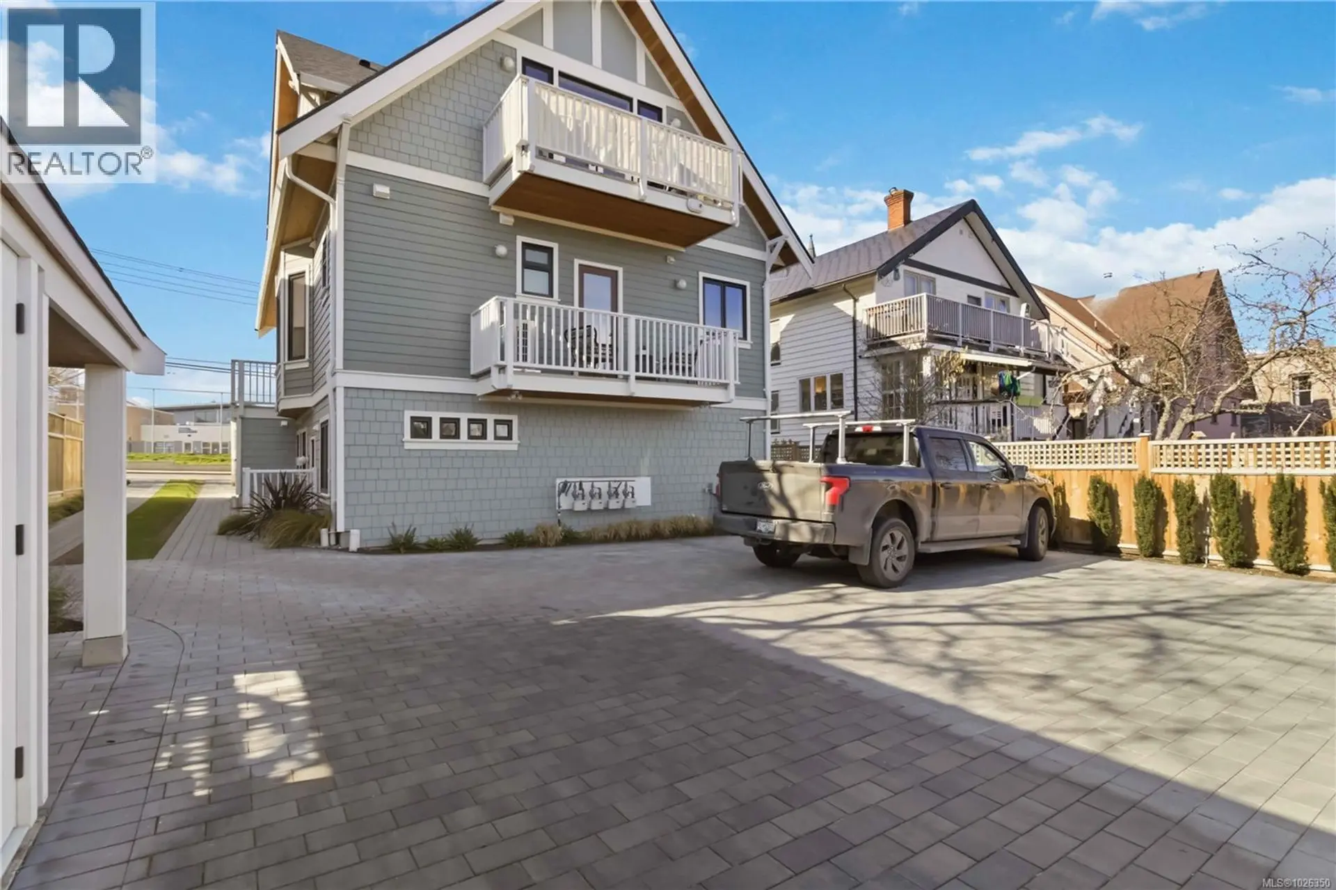 Property at #1 1915 FERNWOOD RD, Victoria, BC