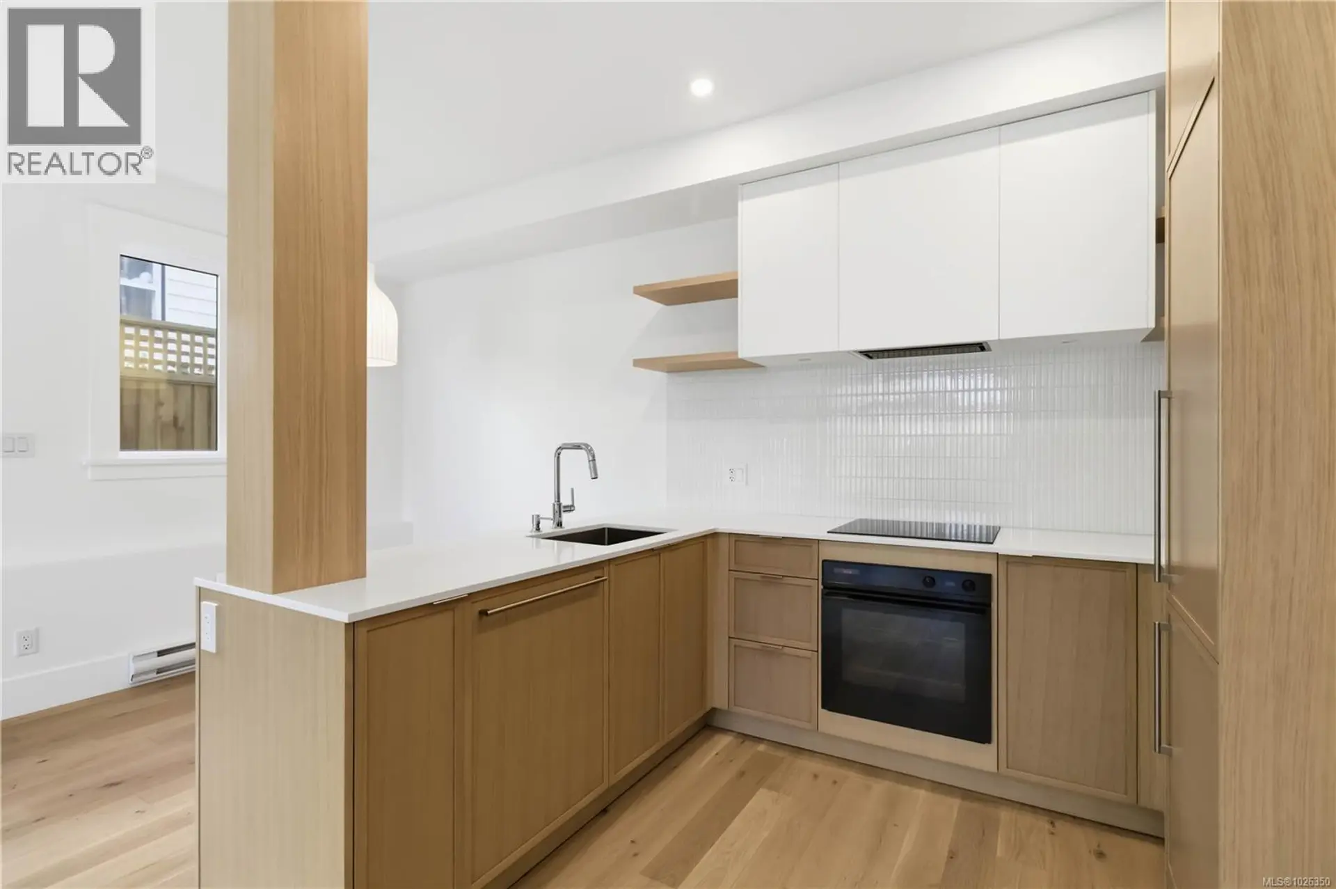 Property at #1 1915 FERNWOOD RD, Victoria, BC