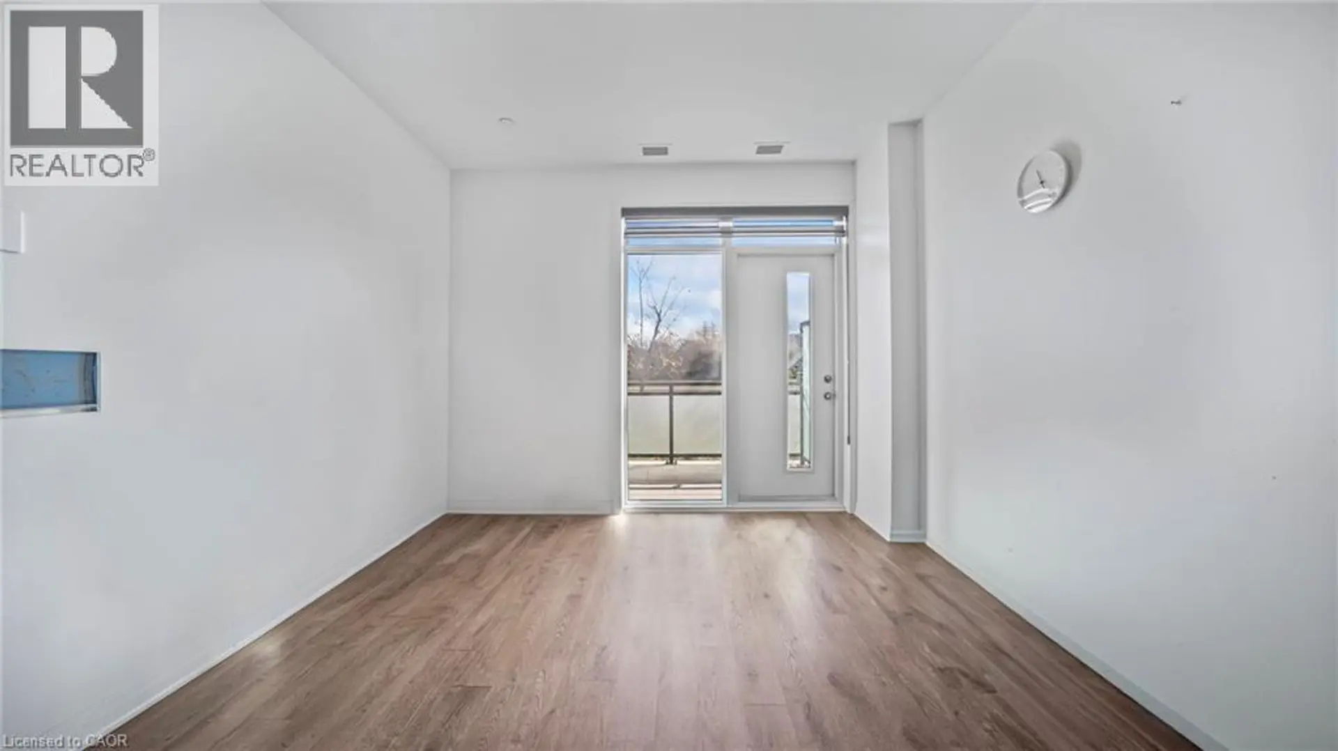 #004 95 DUNDAS STREET - Image 6
