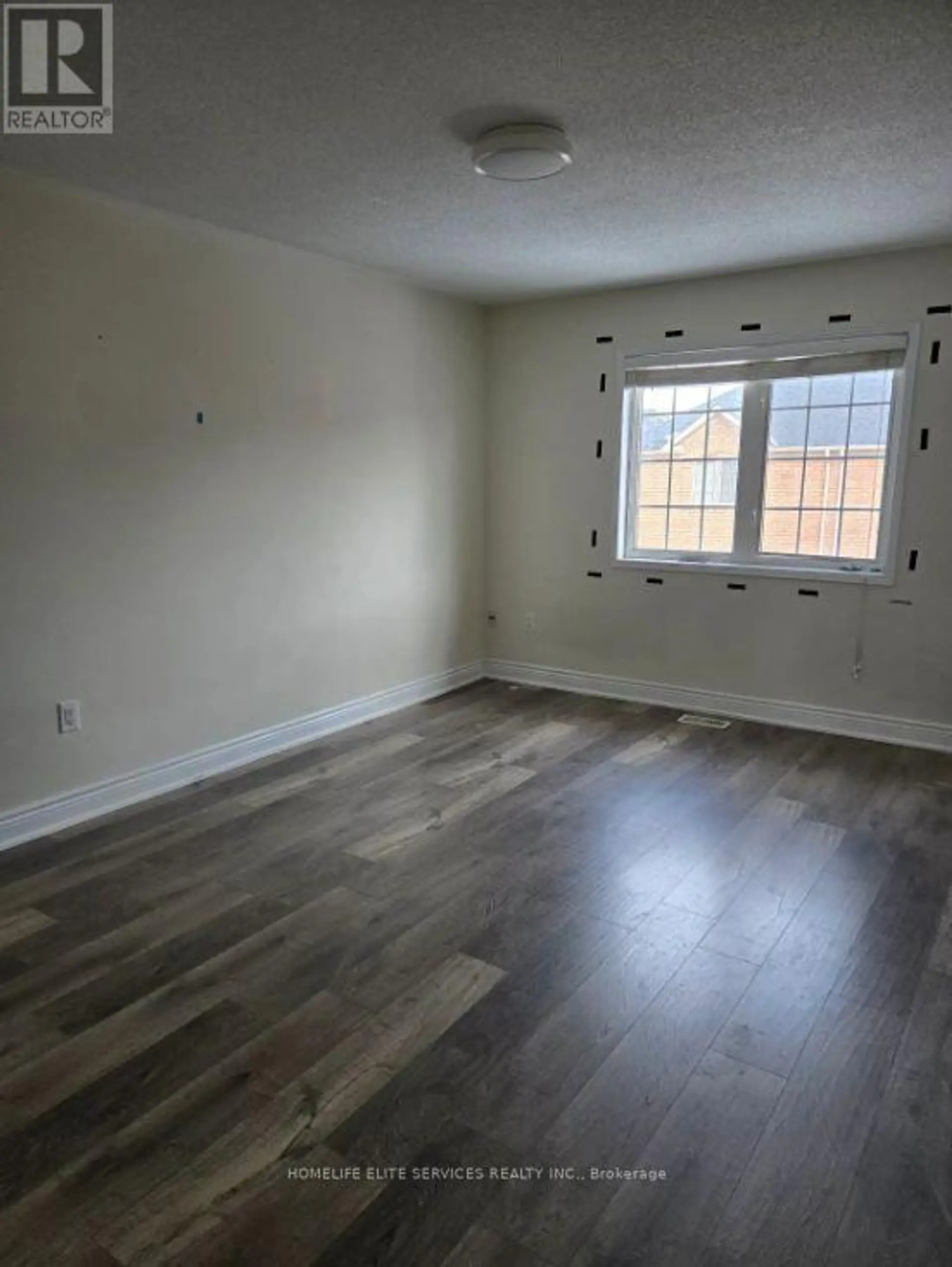 110 CRYSTALVIEW CRESCENT - Image 6