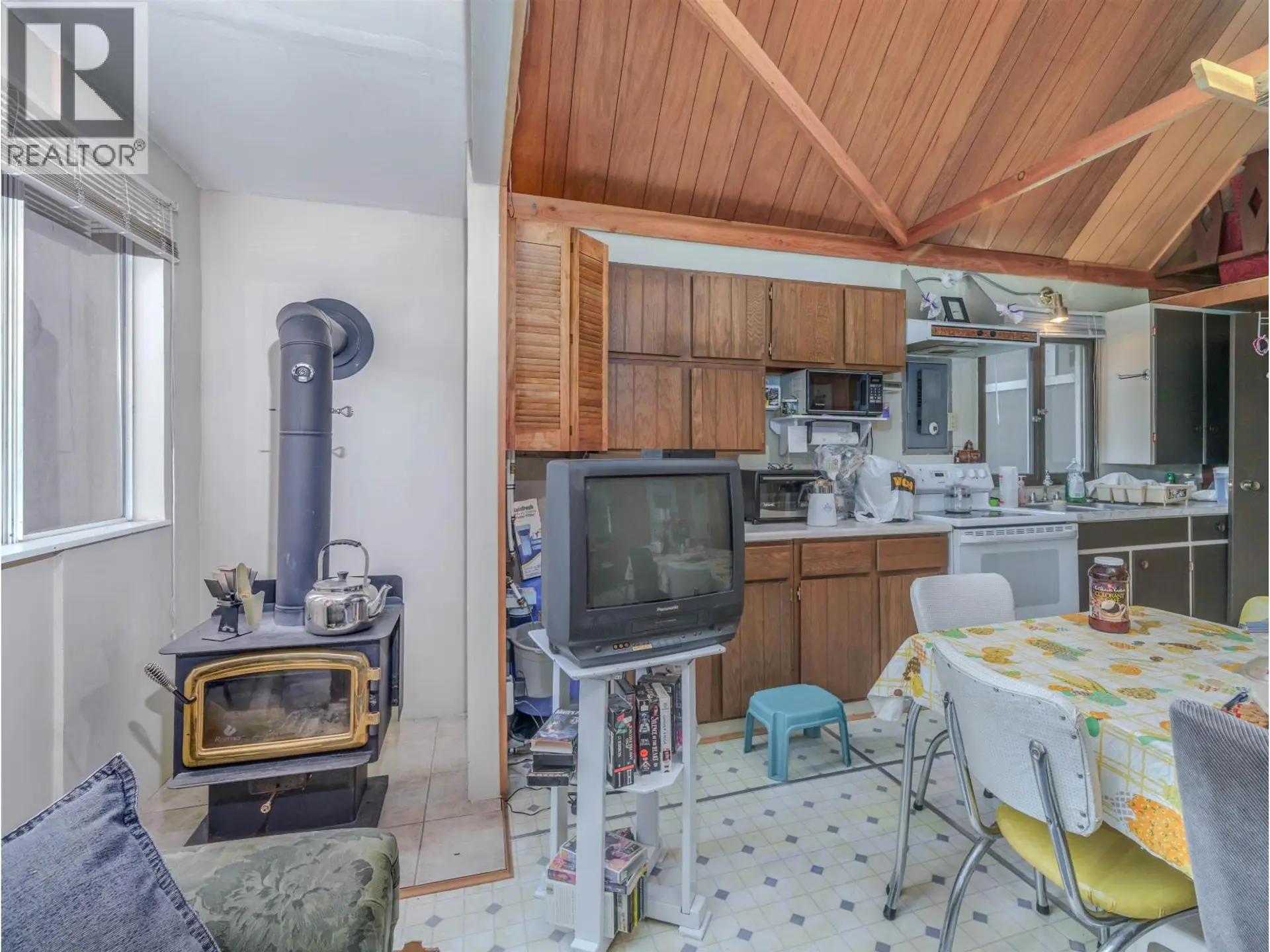 Property at 920 S GREEN LAKE ROAD, 100 Mile House, BC