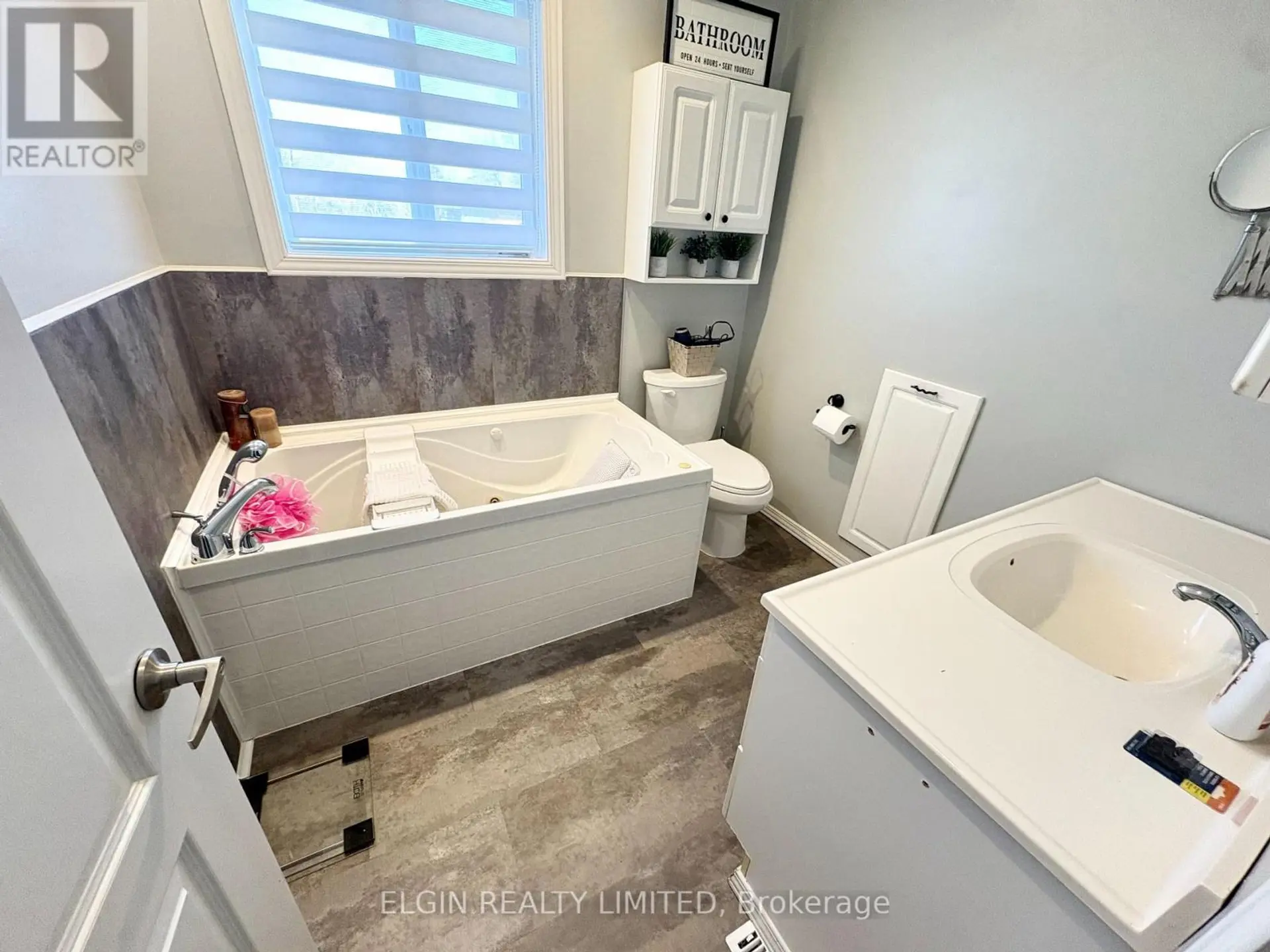 66 ALDBOROUGH AVENUE - Image 13