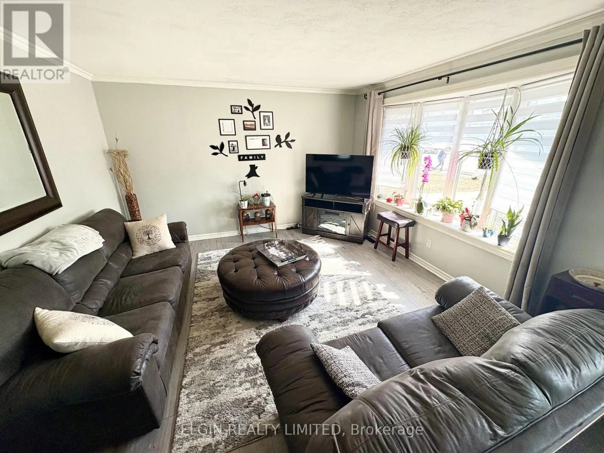 66 ALDBOROUGH AVENUE - Image 2