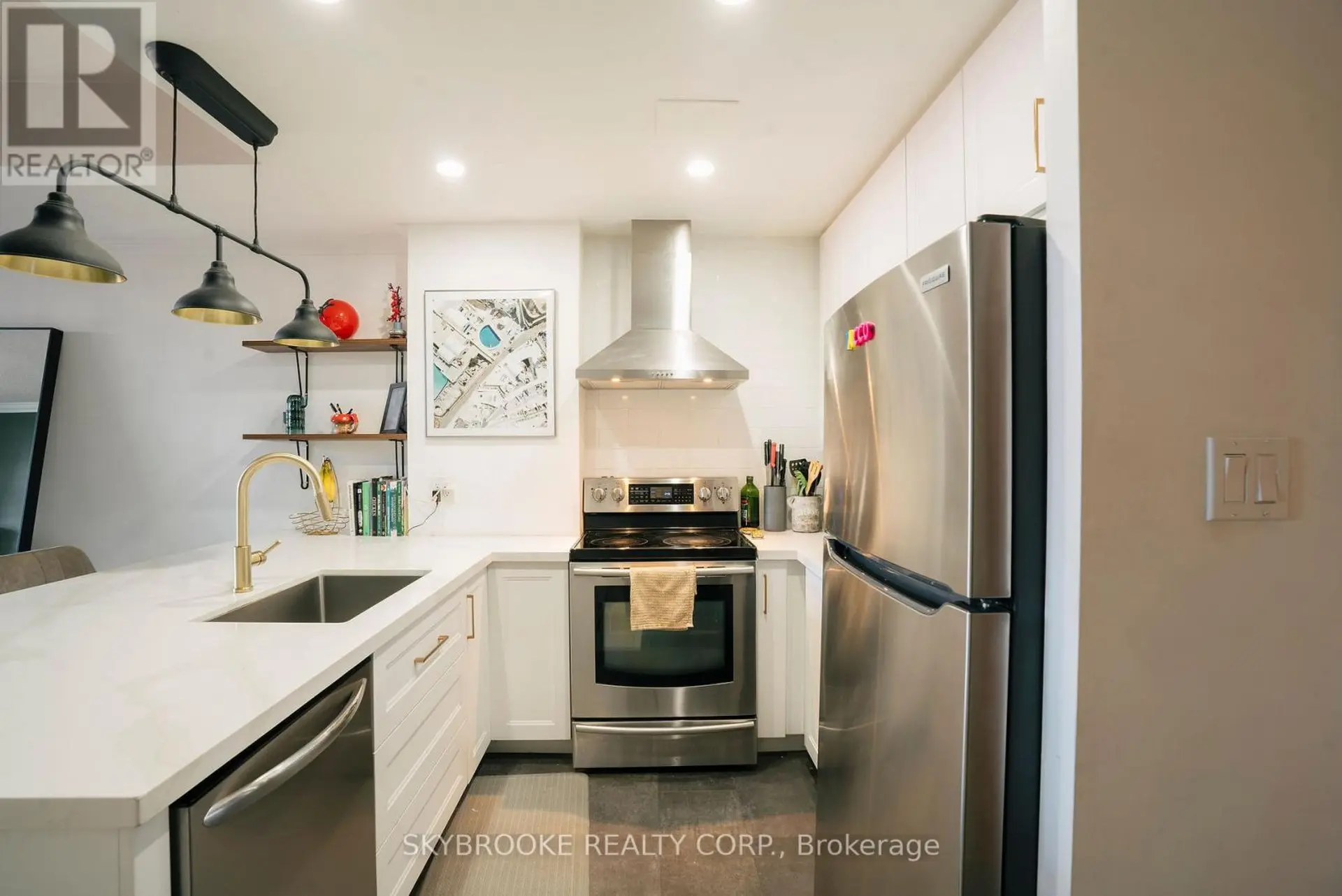 #907 39 PARLIAMENT STREET - Image 3