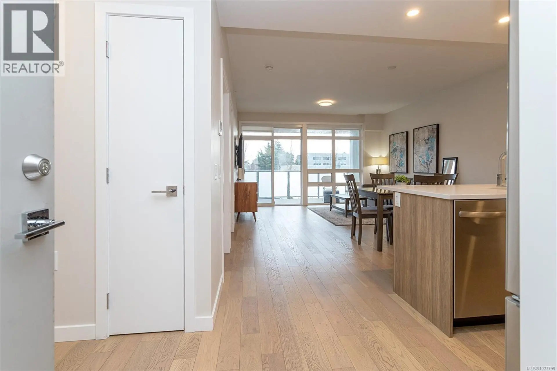 Property at #209 881 SHORT ST, Saanich, BC