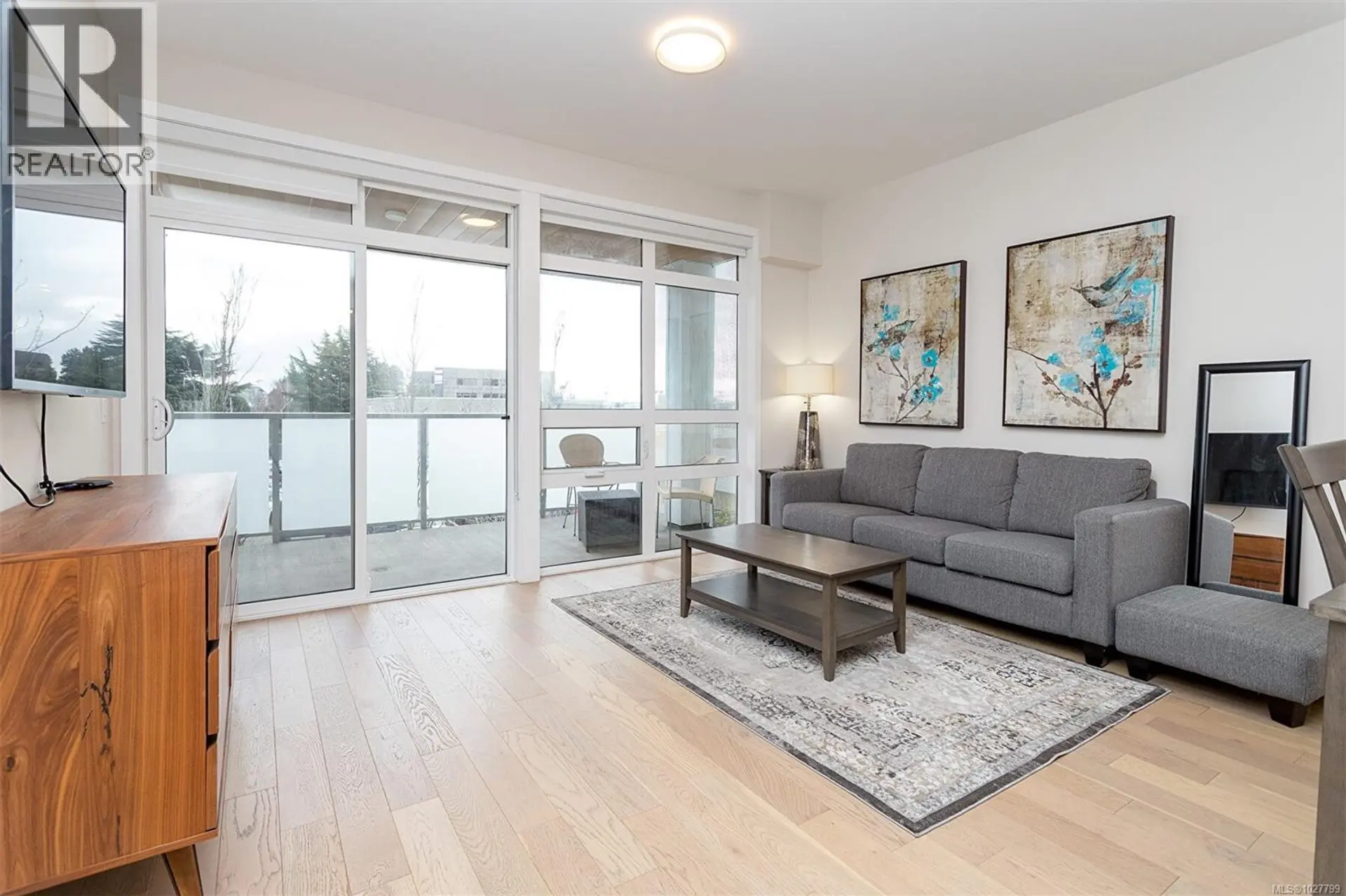 Property at #209 881 SHORT ST, Saanich, BC